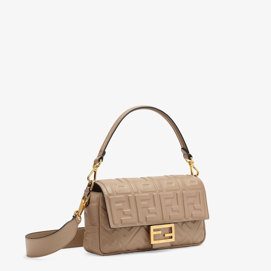 BaguetteBeige leather bag Product Image
