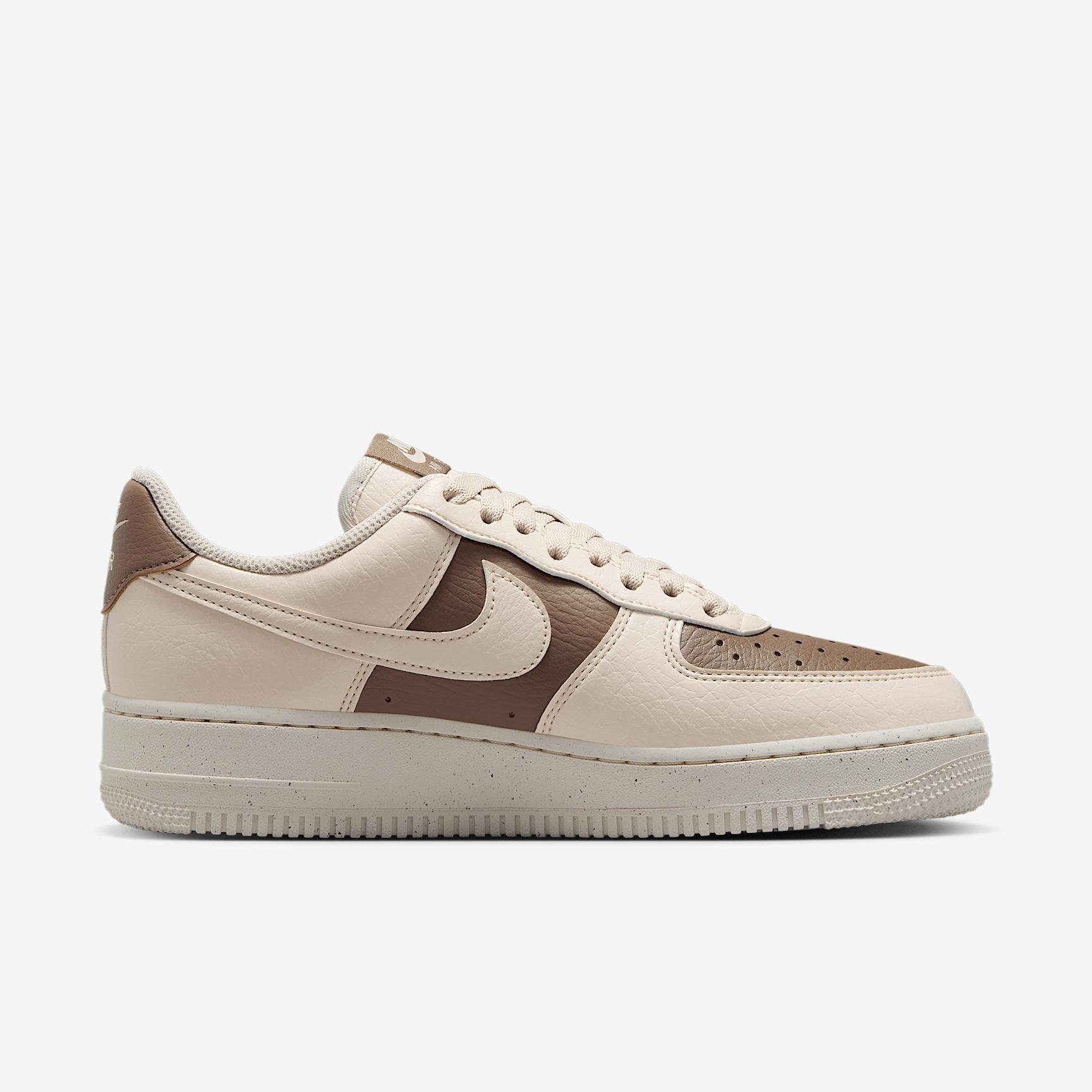 Nike Women's Air Force 1 '07 Shoes Product Image