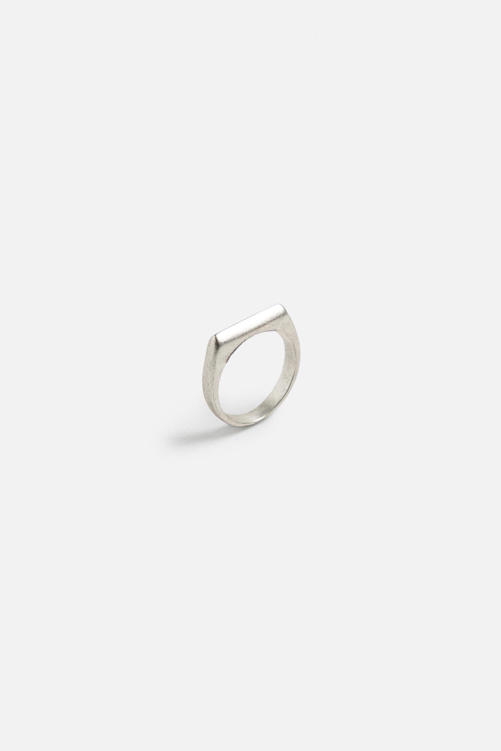SIGNET RING Product Image