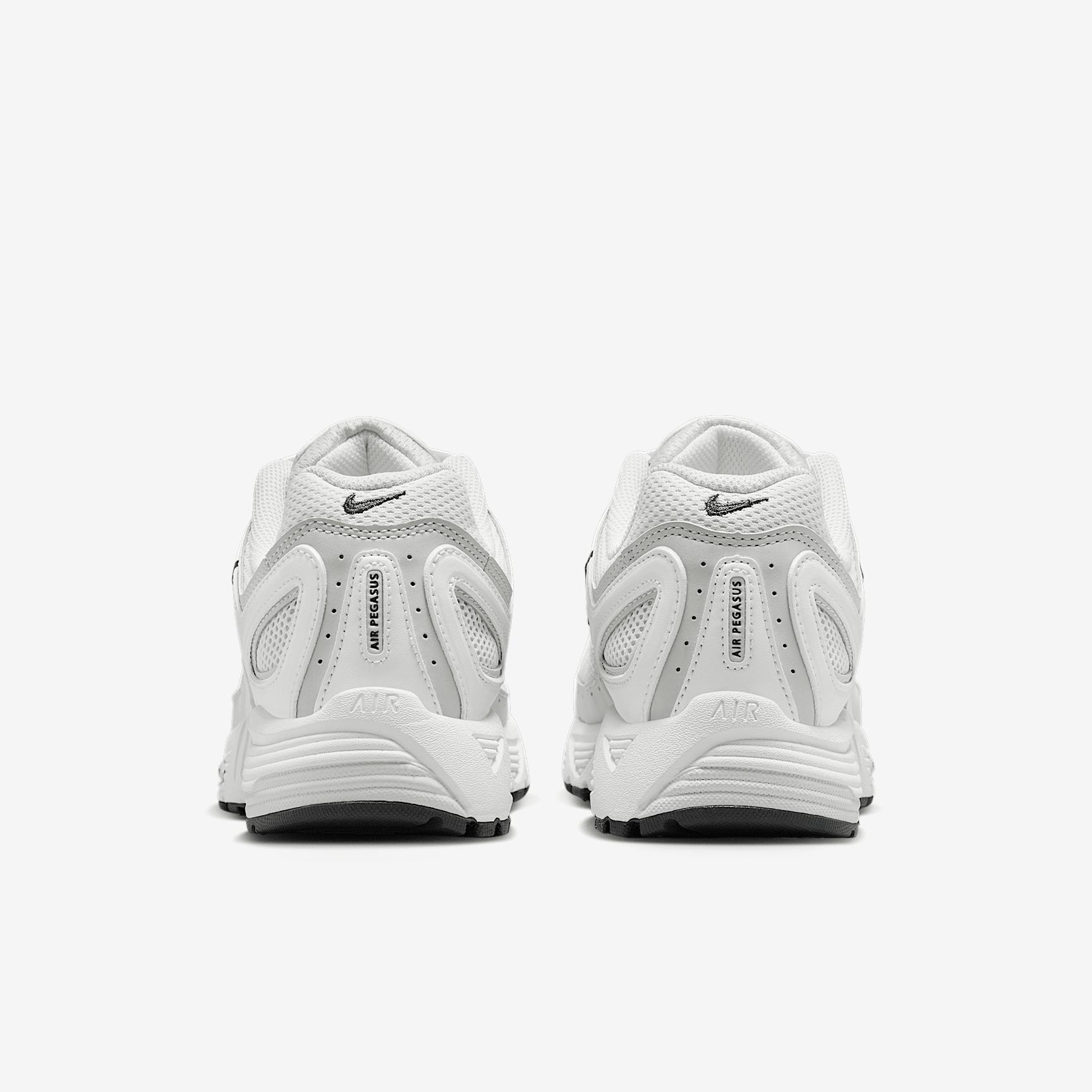 Nike Women's Air Pegasus 2005 Shoes Product Image