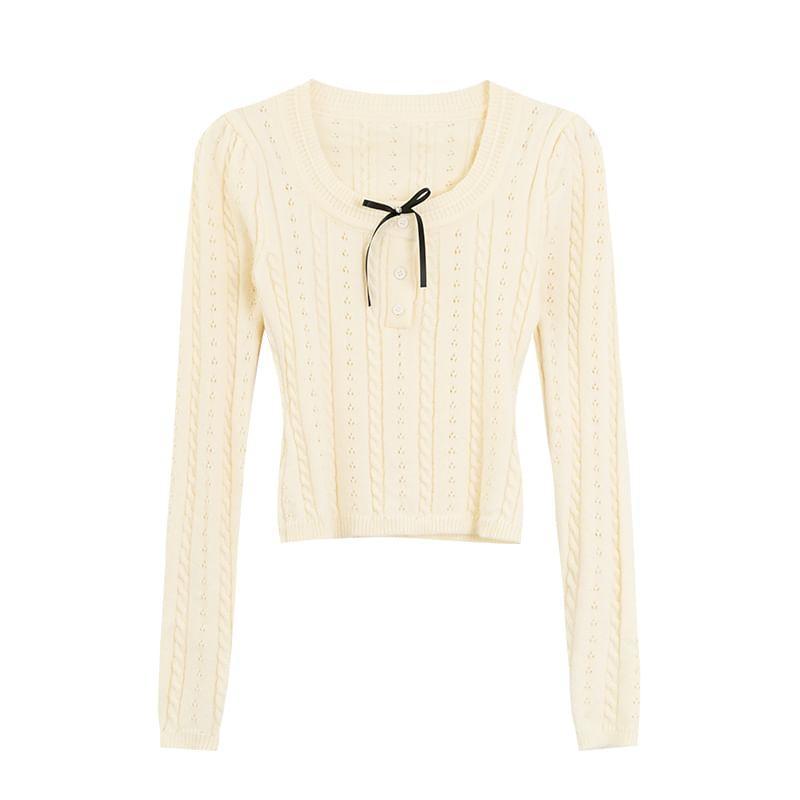 Long-Sleeve Scoop Neck Plain Knit Top Product Image
