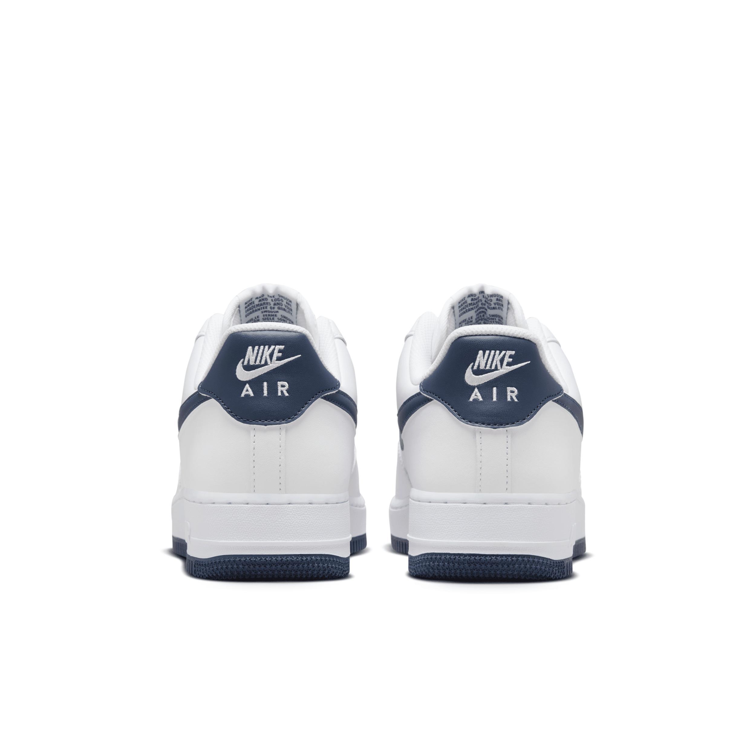 Nike Men's Air Force 1 '07 LV Shoes Product Image