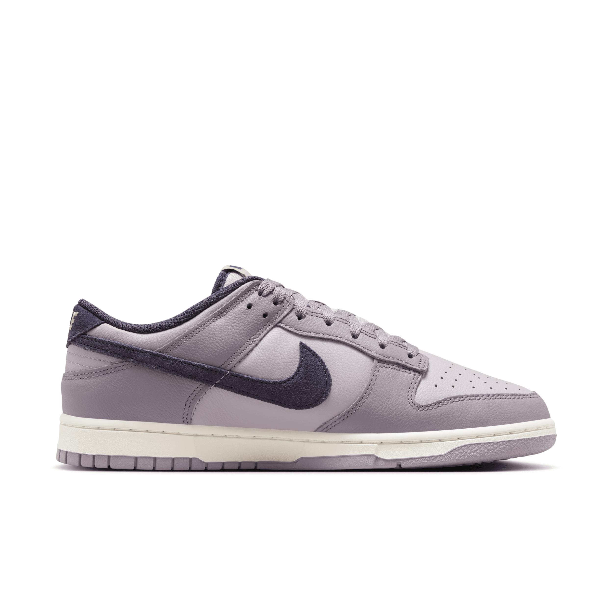 Nike Men's Dunk Low Retro SE Shoes Product Image