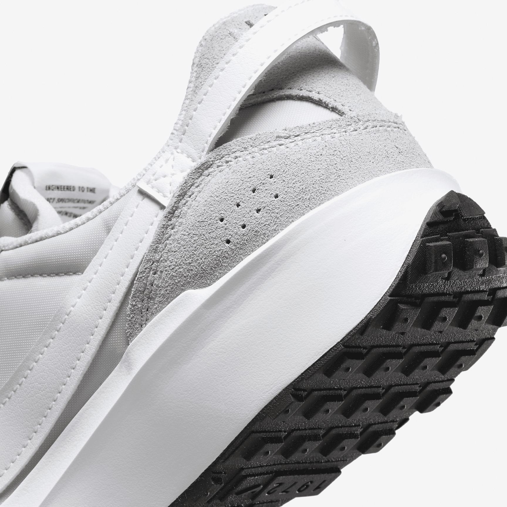 Nike Waffle Debut Men's Shoes Product Image