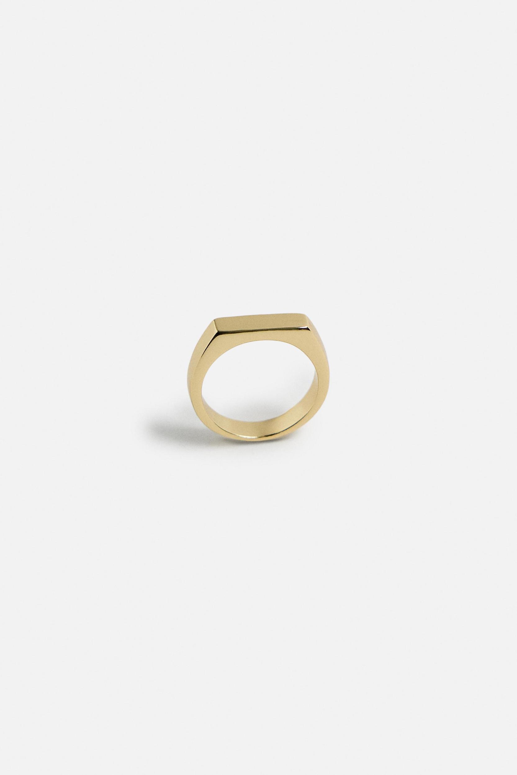 SIGNET RING Product Image