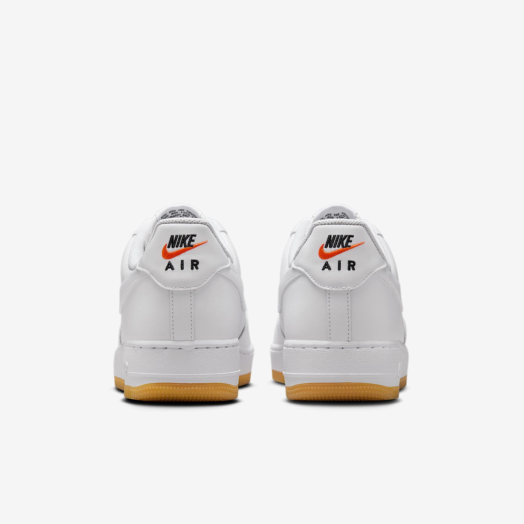 Nike Men's Air Force 1 '07 LV Shoes Product Image