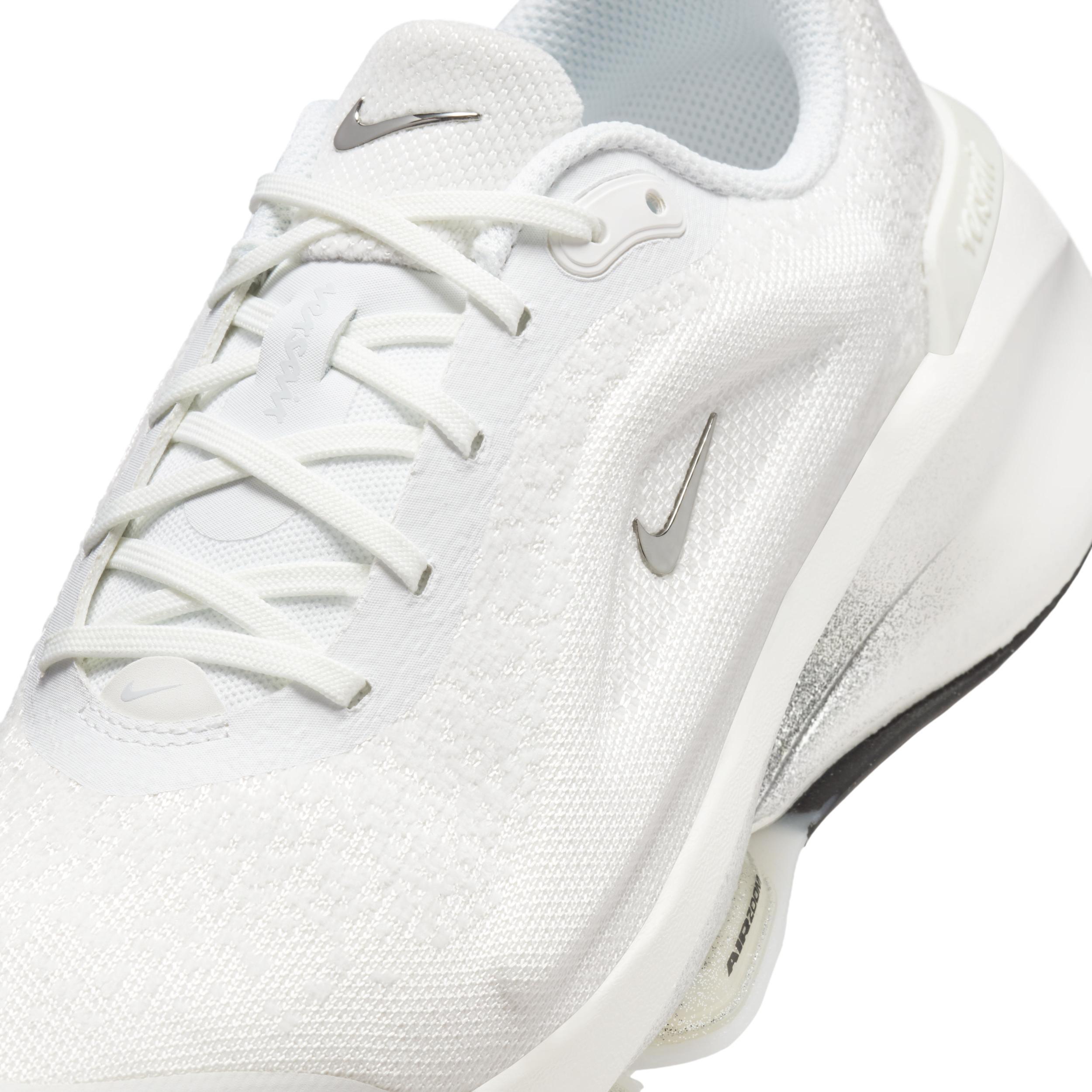 Nike Women's Versair Premium Workout Shoes with Glitter Product Image