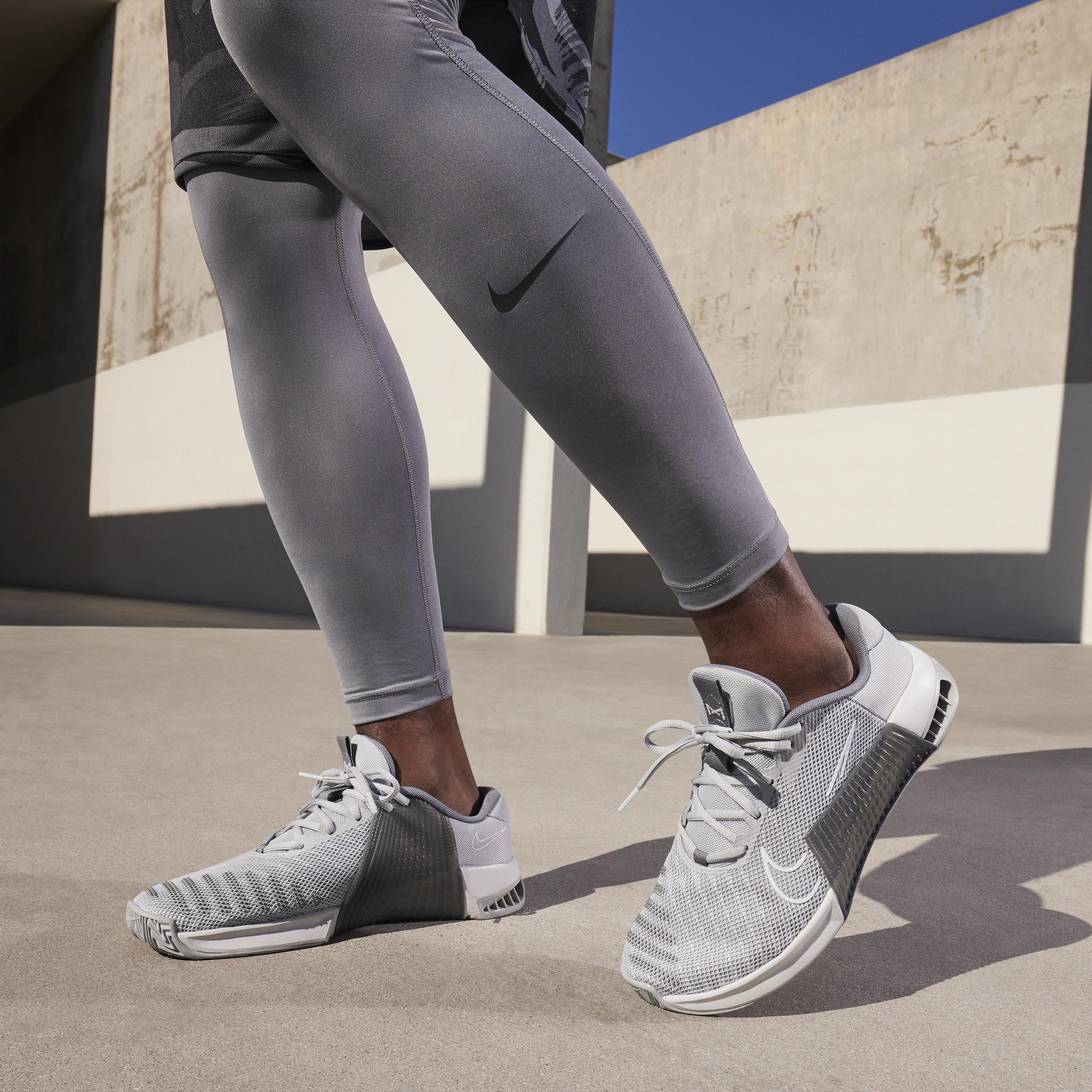 Nike Mens Metcon 9 - Training Shoes Light Smoke/White/Photon Dust Product Image