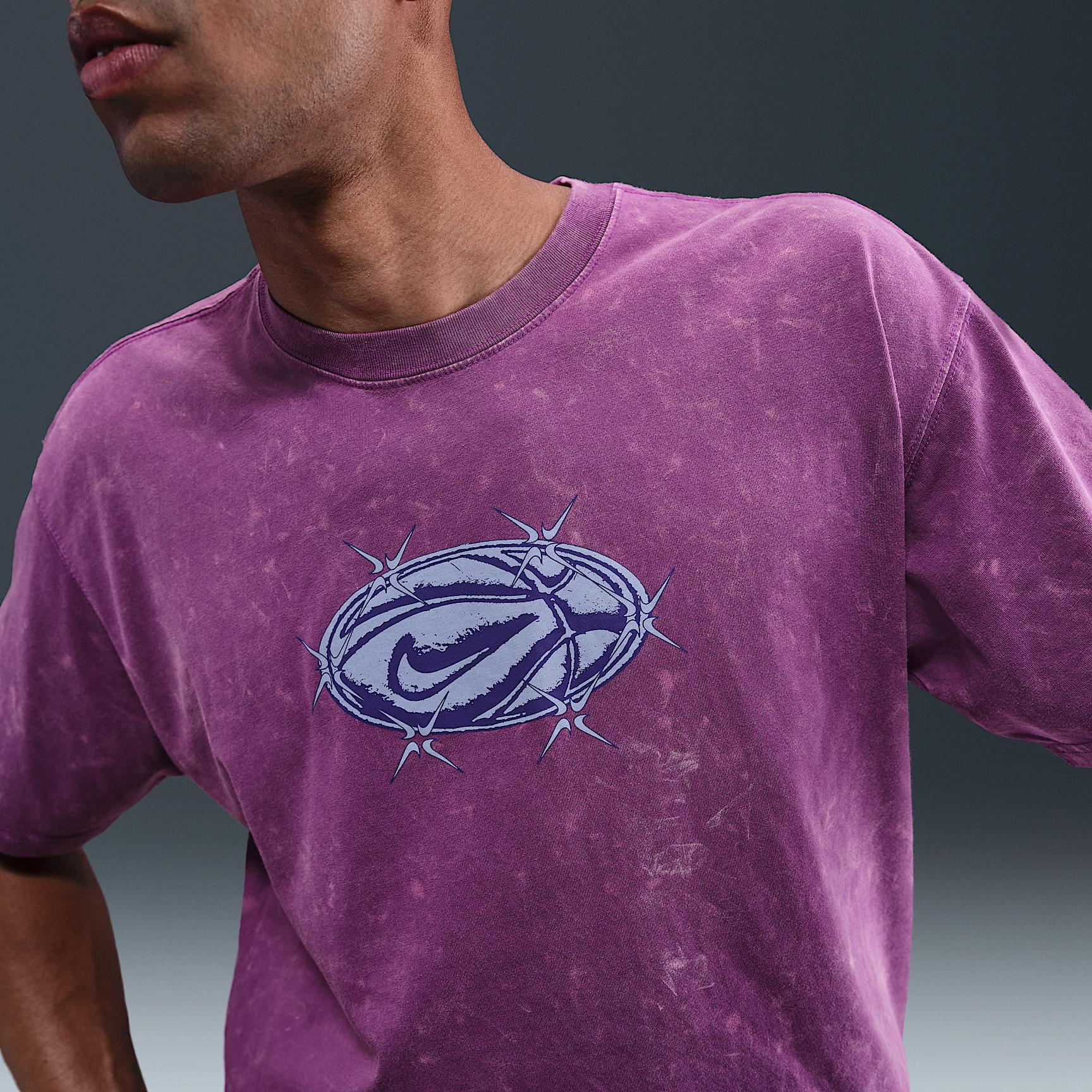 Nike Men's Max90 T-Shirt Product Image