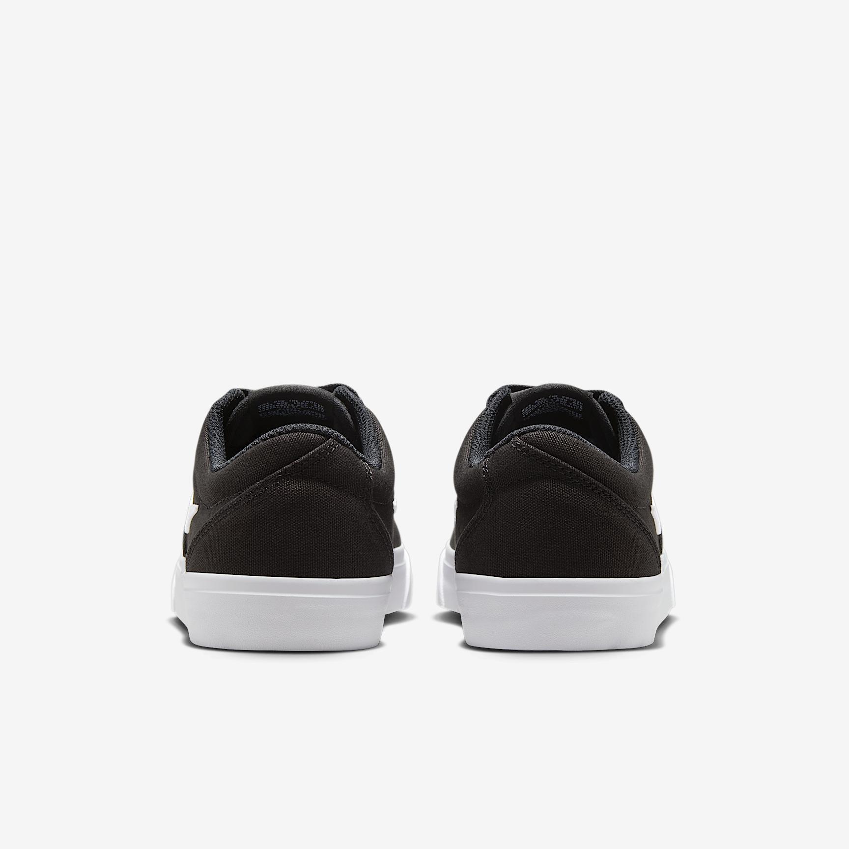 Nike Charge Canvas Women's Shoes Product Image