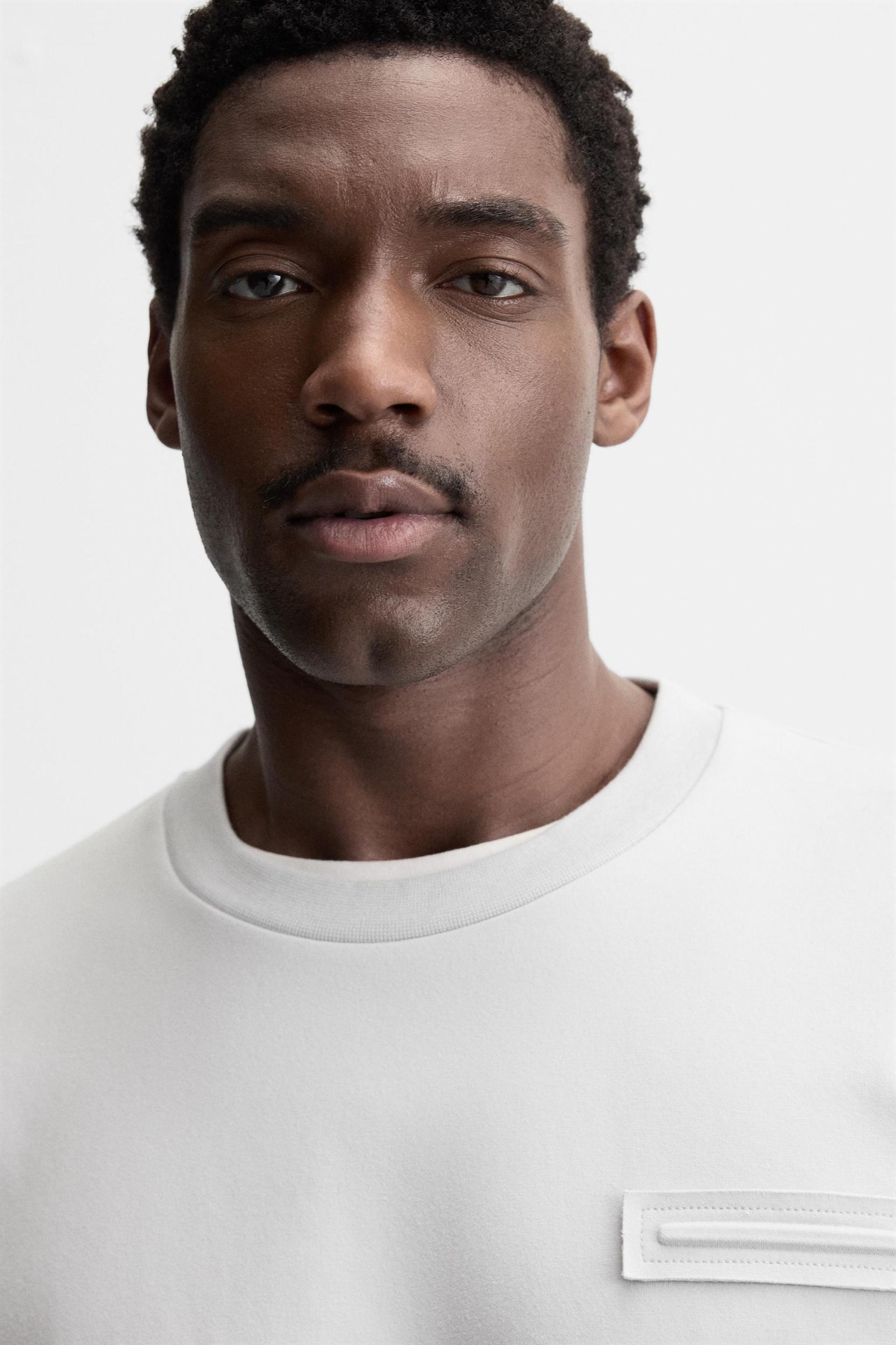 PATCH SWEATSHIRT Product Image