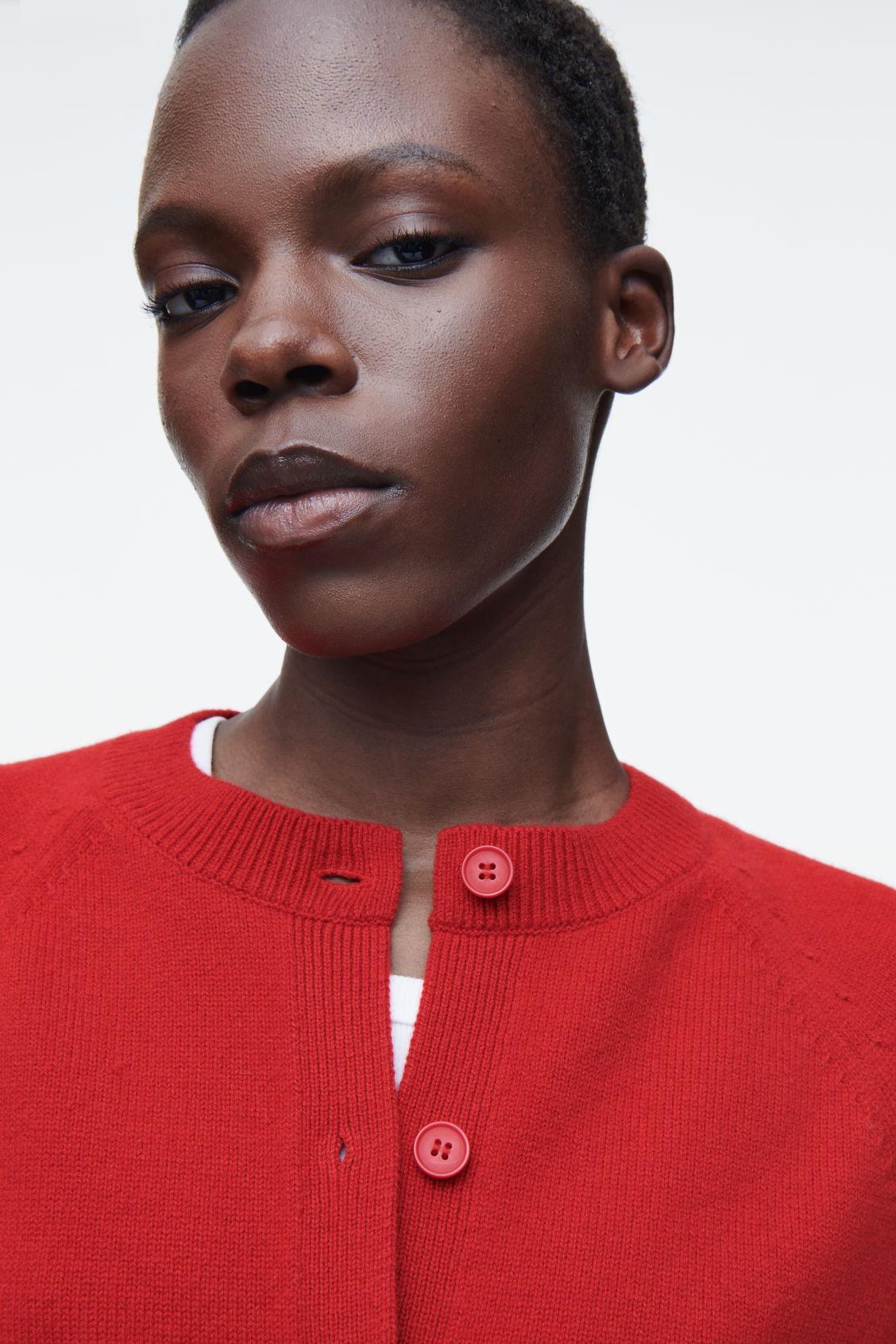 CROPPED WOOL CARDIGAN Product Image