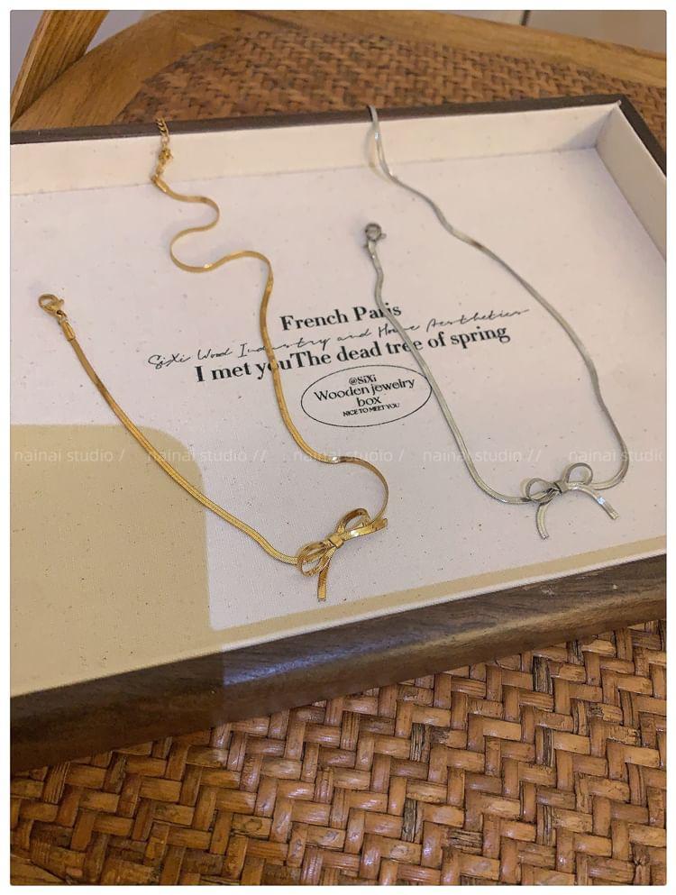 Bow Alloy Choker Product Image