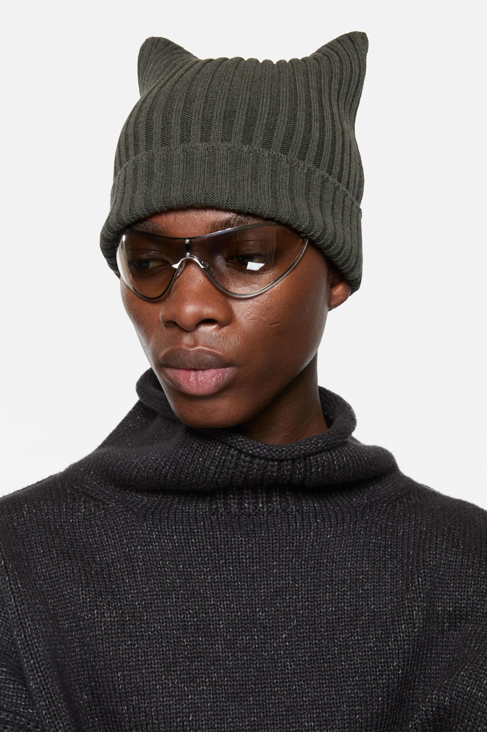 Ribbed square beanie Product Image