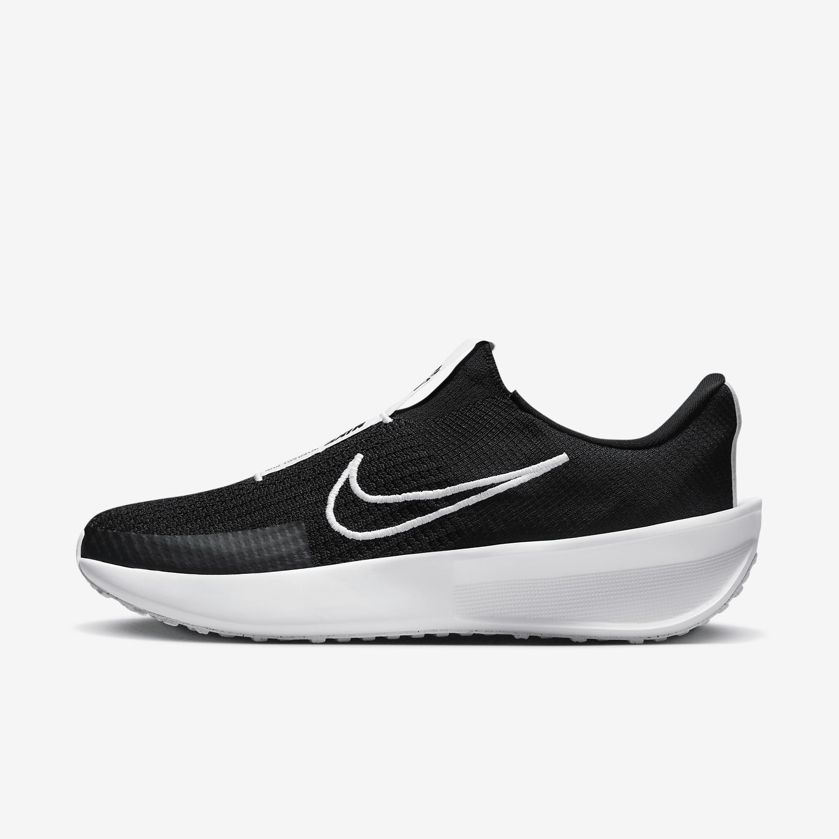 Nike Men's Interact Run EasyOn Road Running Shoes Product Image