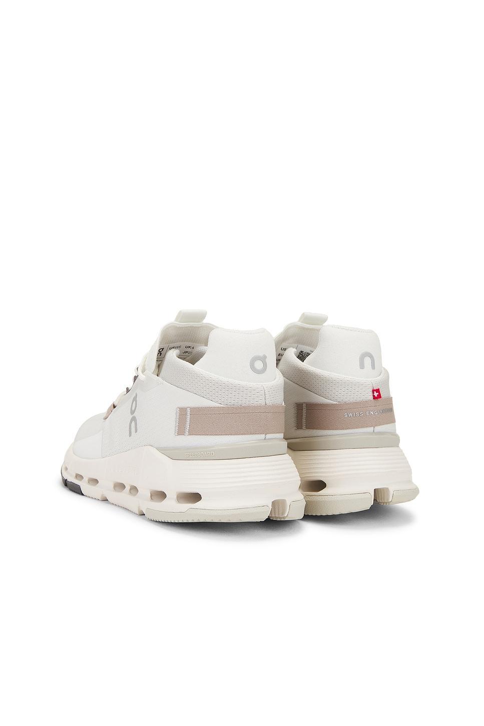 Cloudnova 2 Sneaker On Product Image