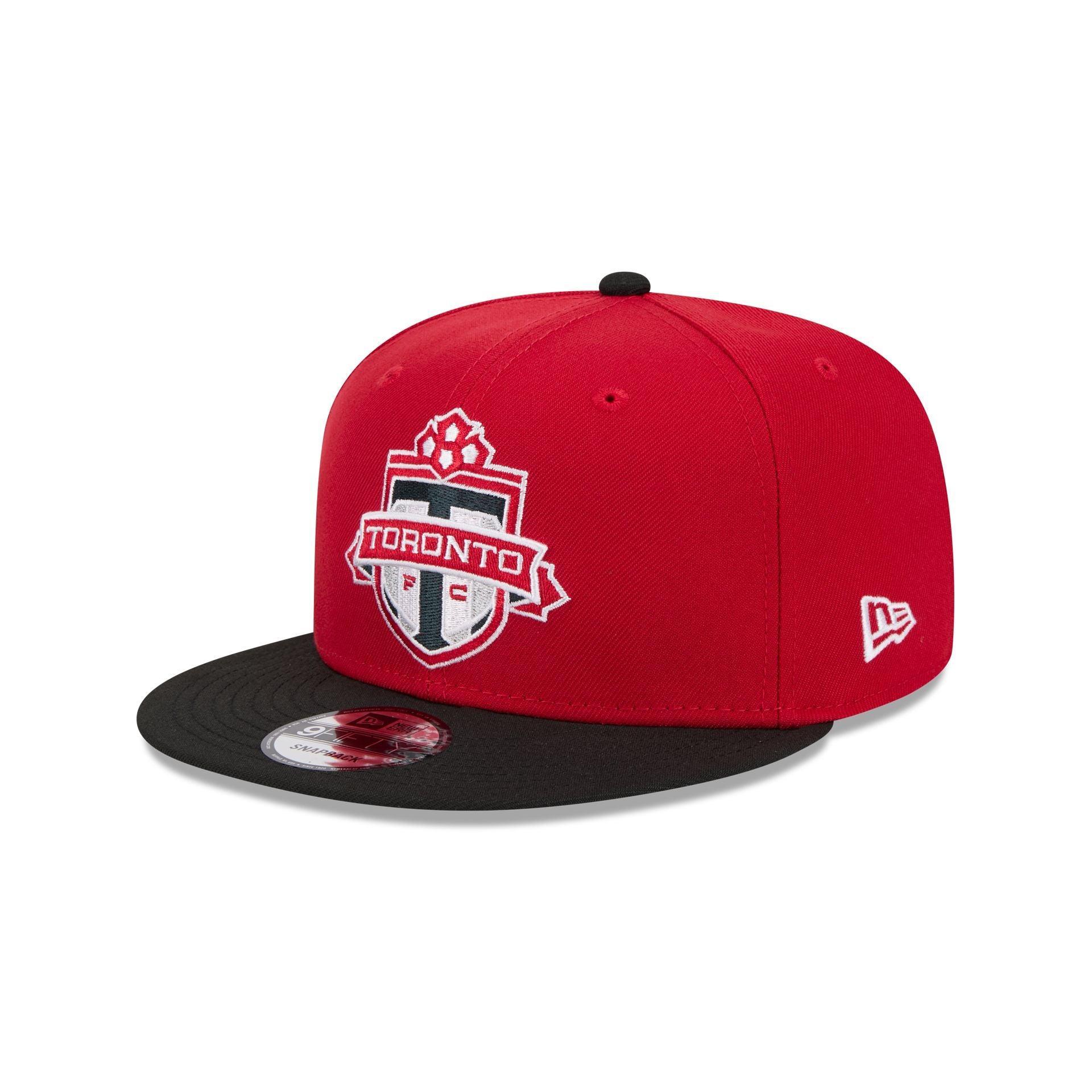 Chicago White Sox Blackout Basic 59FIFTY Fitted Hat Male Product Image