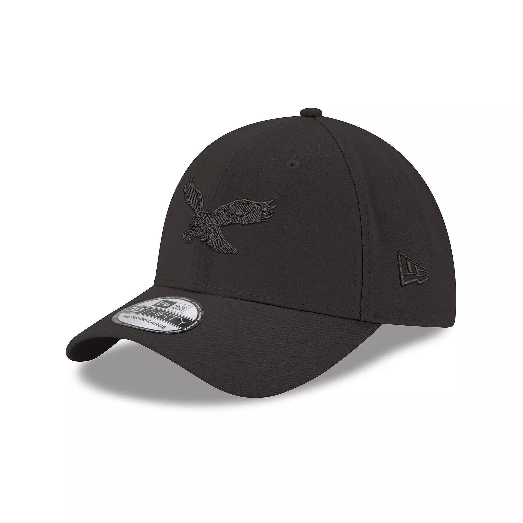 Men's New Era Philadelphia Eagles Black On Black Historic Logo 39THIRTY Flex Hat, Size: Medium/Large Product Image
