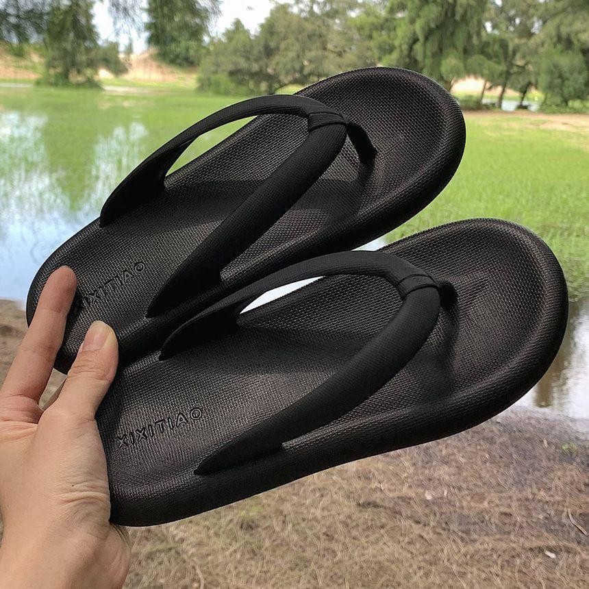 Plain Flip Flops Product Image