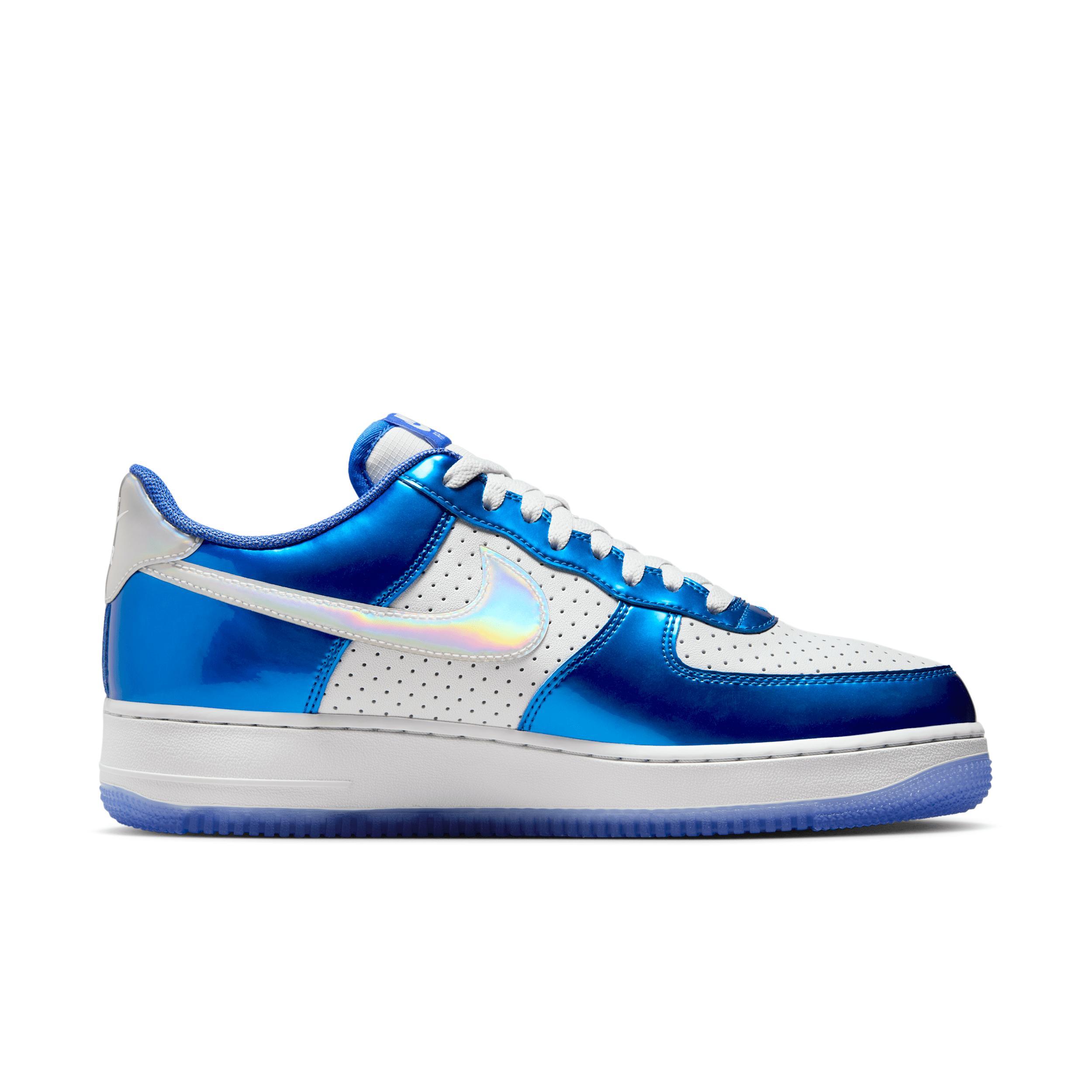 Nike Men's Air Force 1 '07 LV8 Shoes Product Image