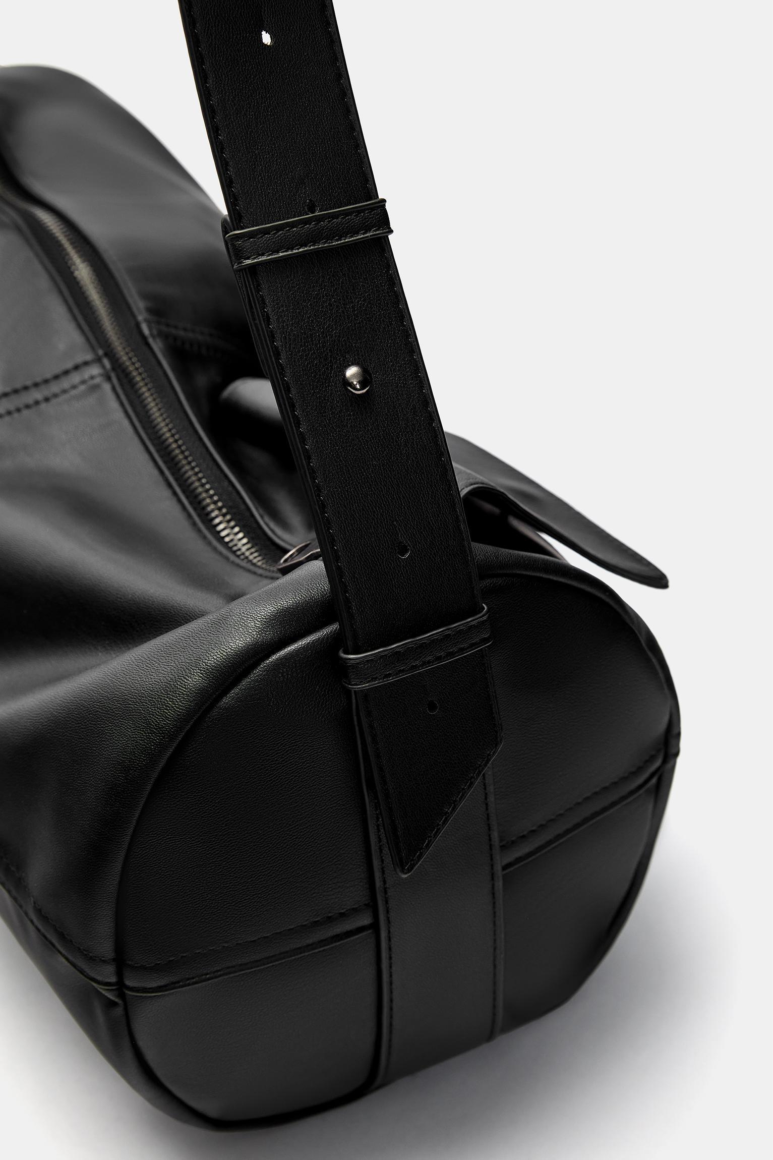 Multi-panel shoulder bag Product Image
