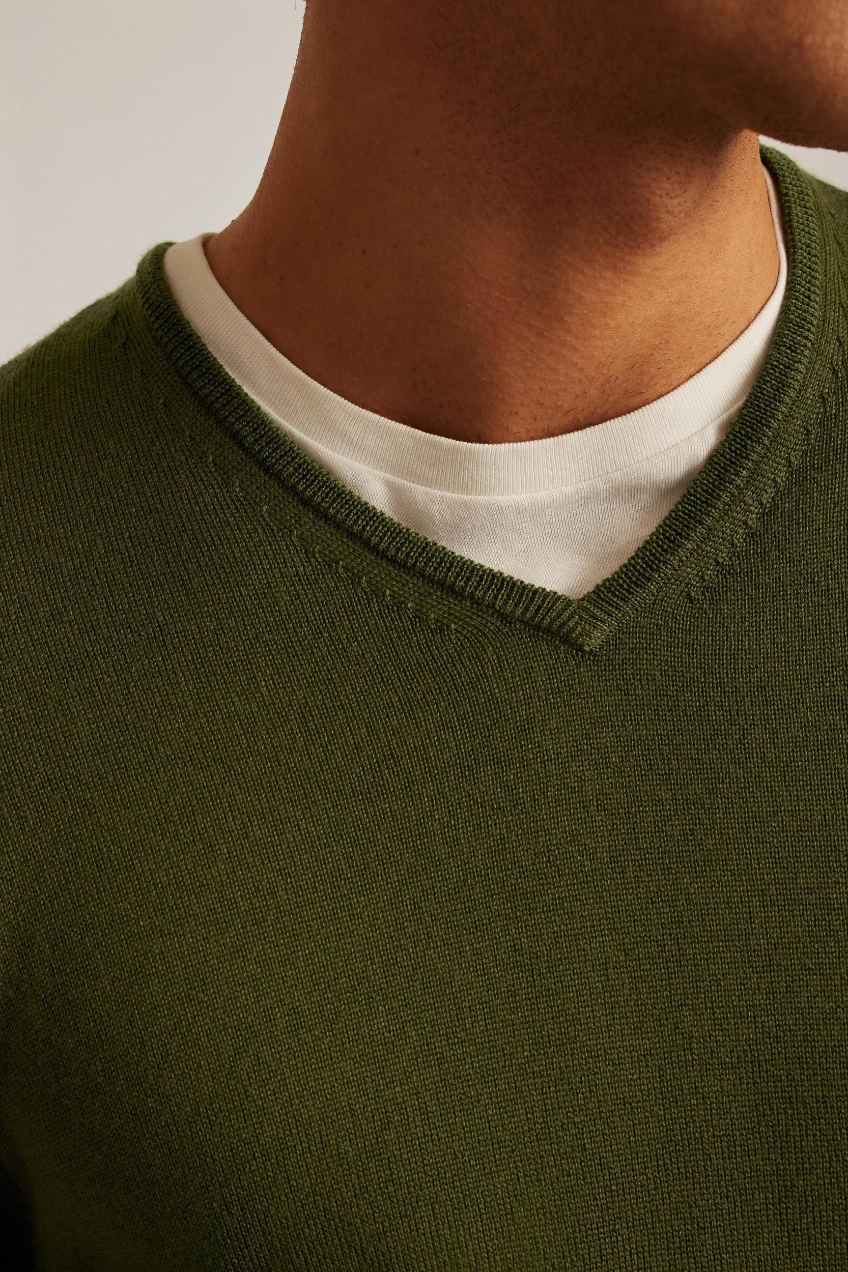 Washable Merino V-Neck Sweater Product Image