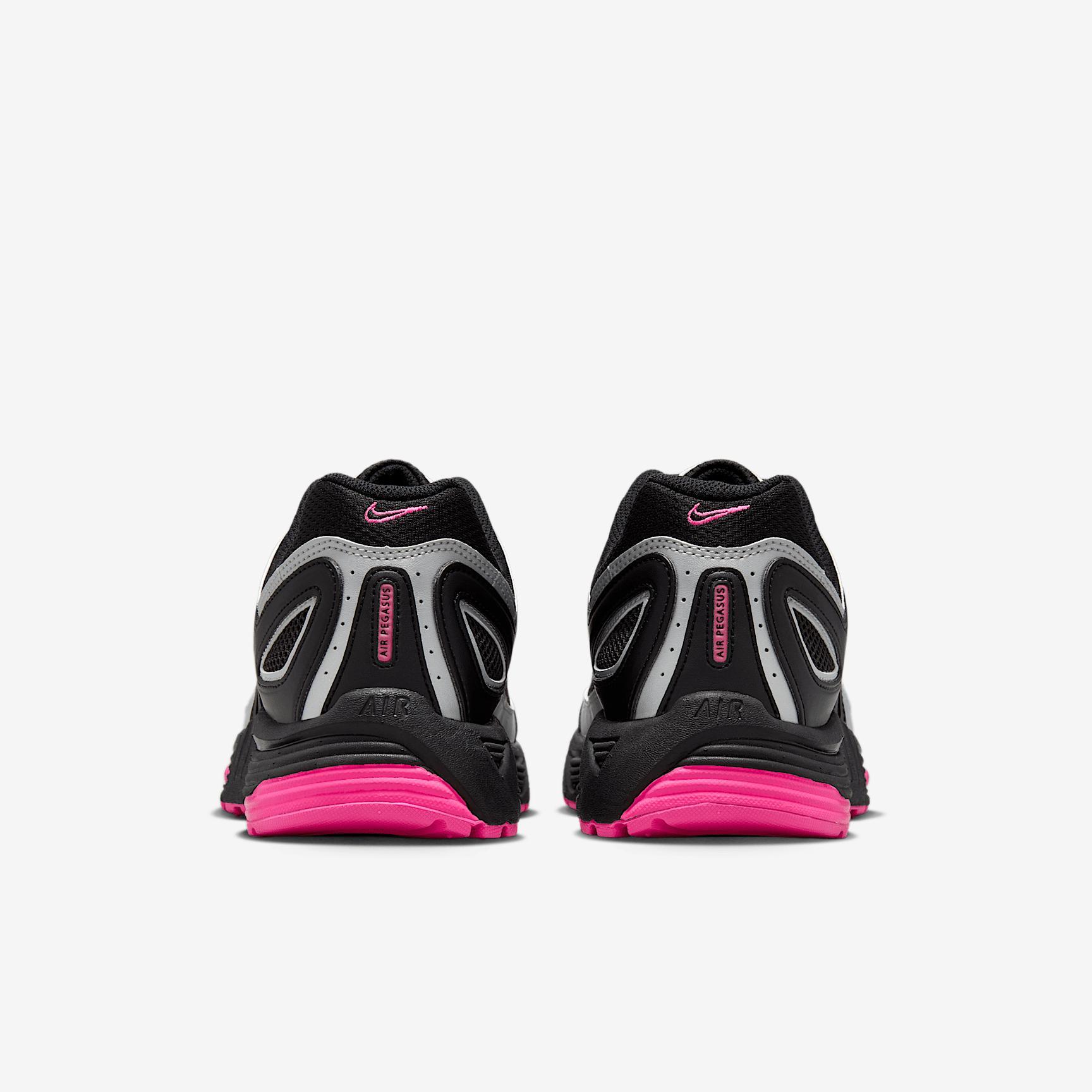 Nike Men's Air Pegasus 2005 Shoes Product Image