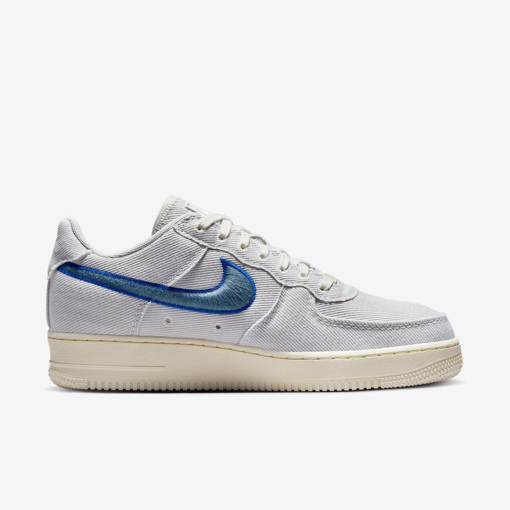 Nike Men's Air Force 1 Low Canvas Shoes Product Image