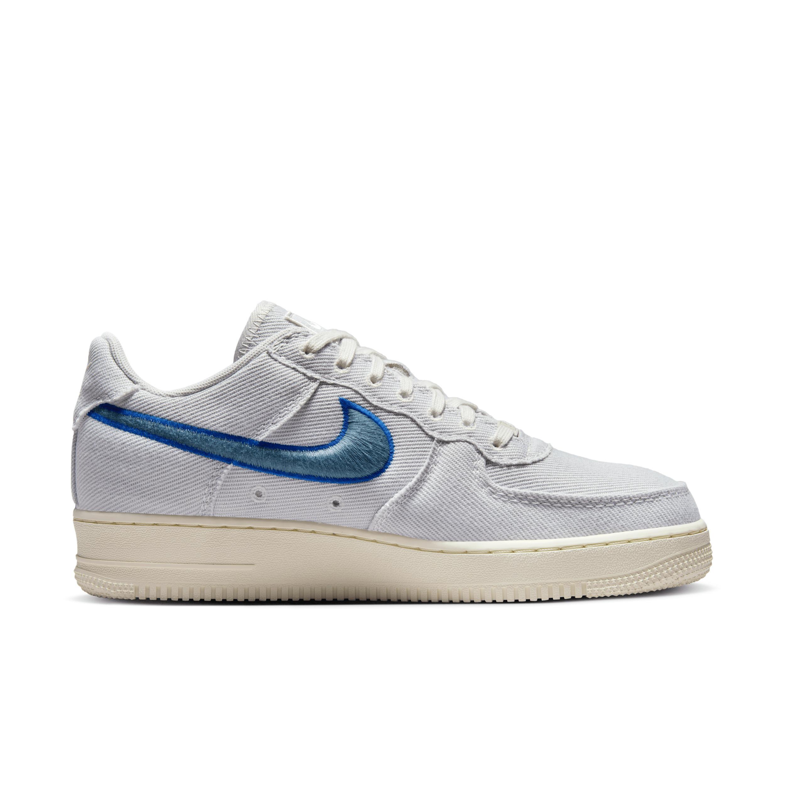 Nike Men's Air Force 1 Low Canvas Shoes Product Image