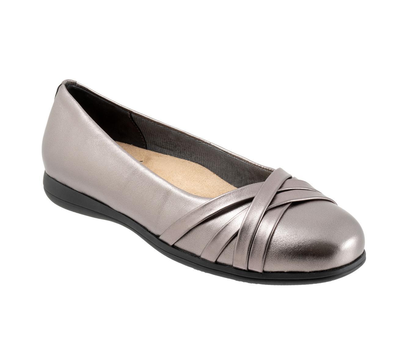 Women's Baretraps Covette Casual Flats Product Image