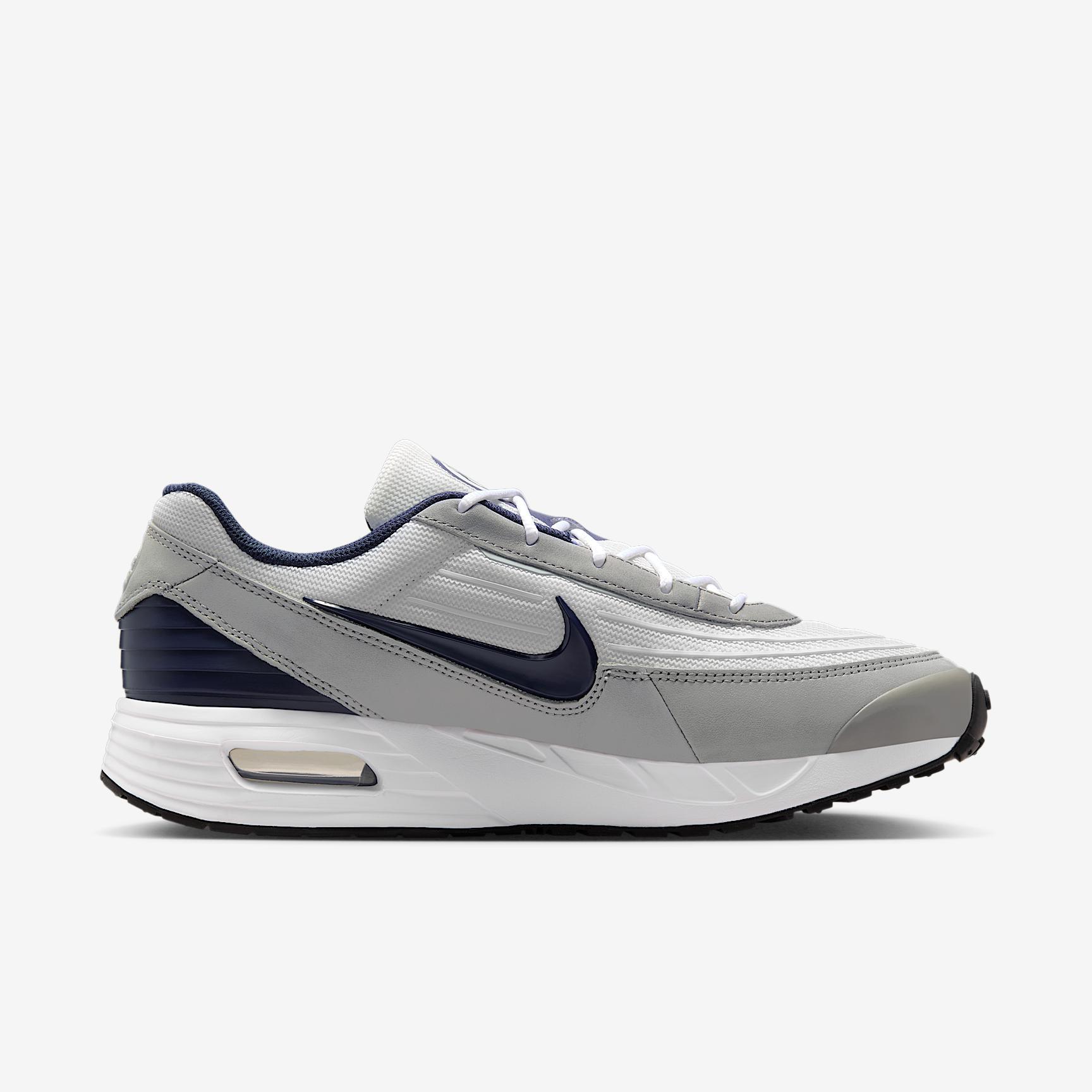 Nike College Air Max Verse (UConn) Men's Shoes Product Image