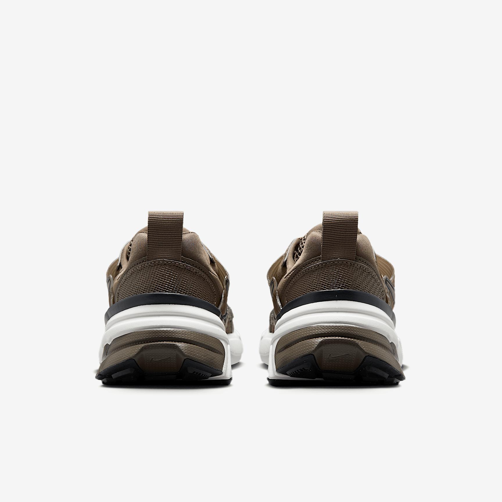 Nike Women's V2K Run Shoes Product Image
