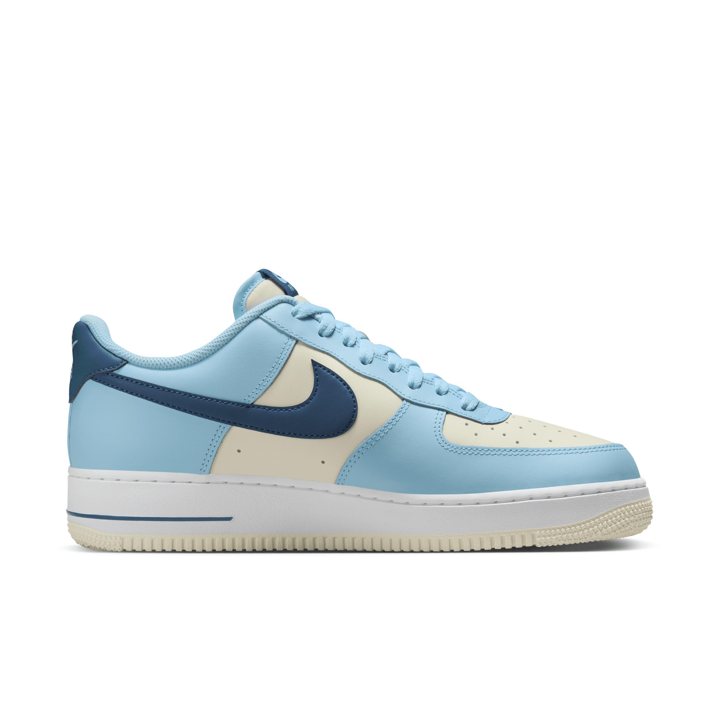 Nike Men's Air Force 1 '07 LV Shoes Product Image