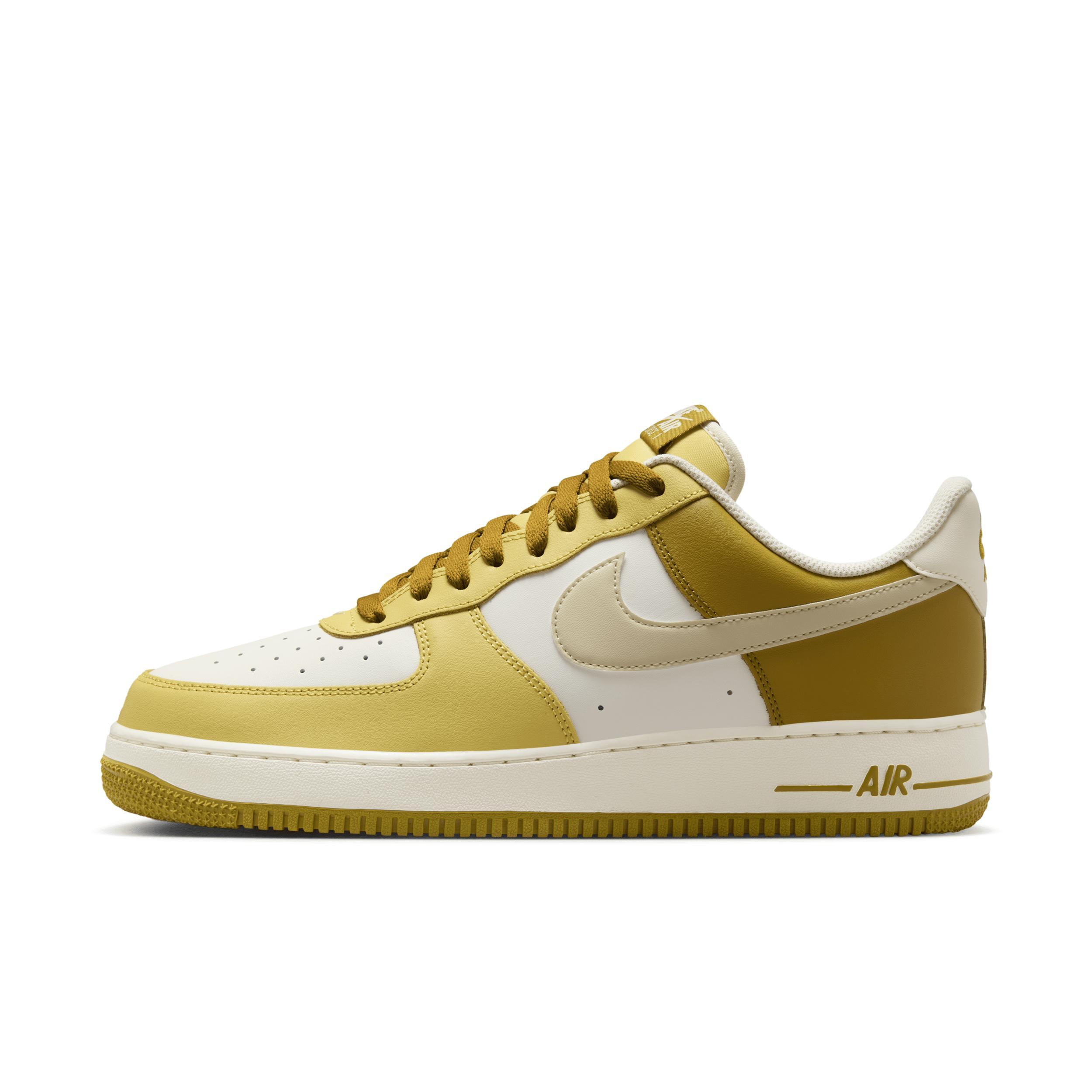 Nike Air Force 1 '07 Men's Shoes Product Image