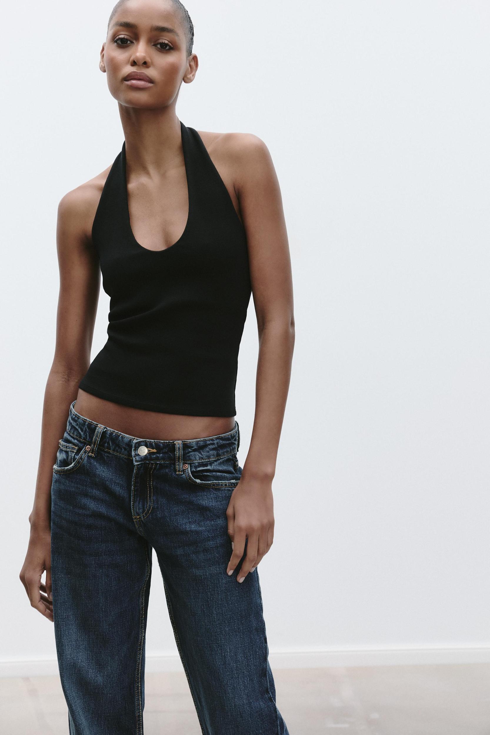 HALTER TOP Product Image
