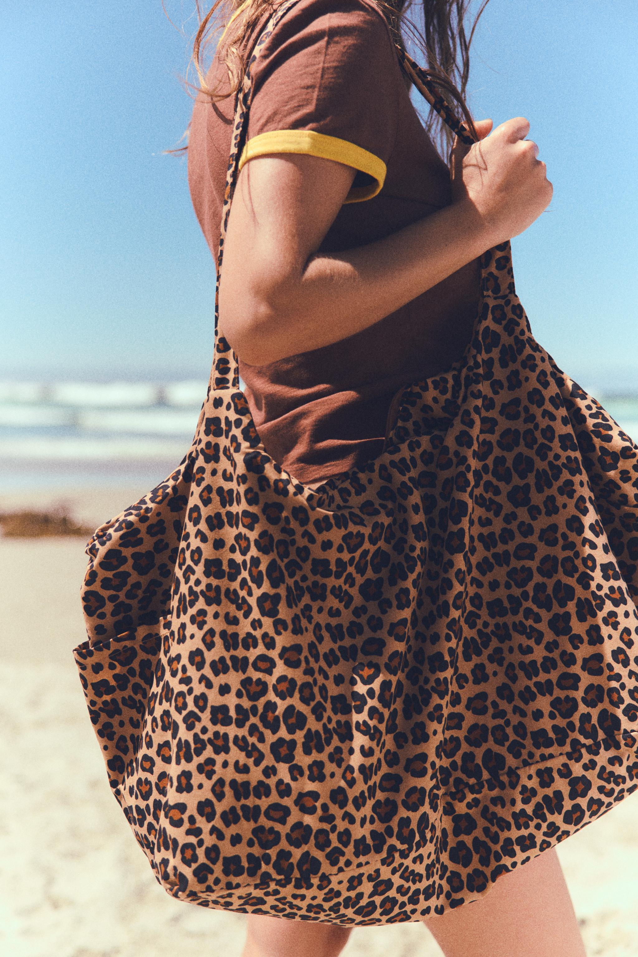 ANIMAL PRINT LARGE COTTON BAG Product Image