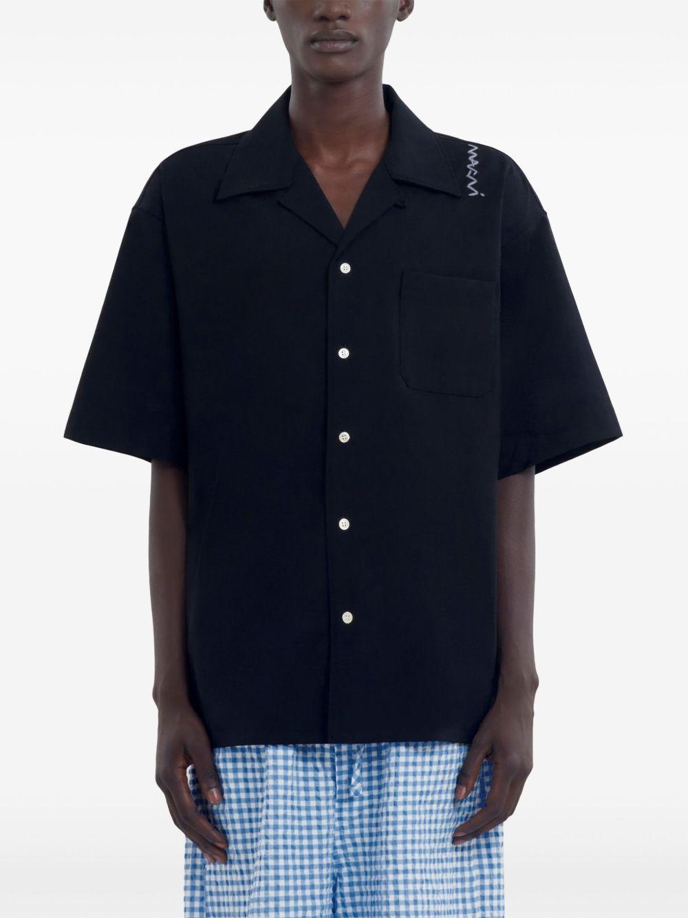 spread collar shirt  Product Image
