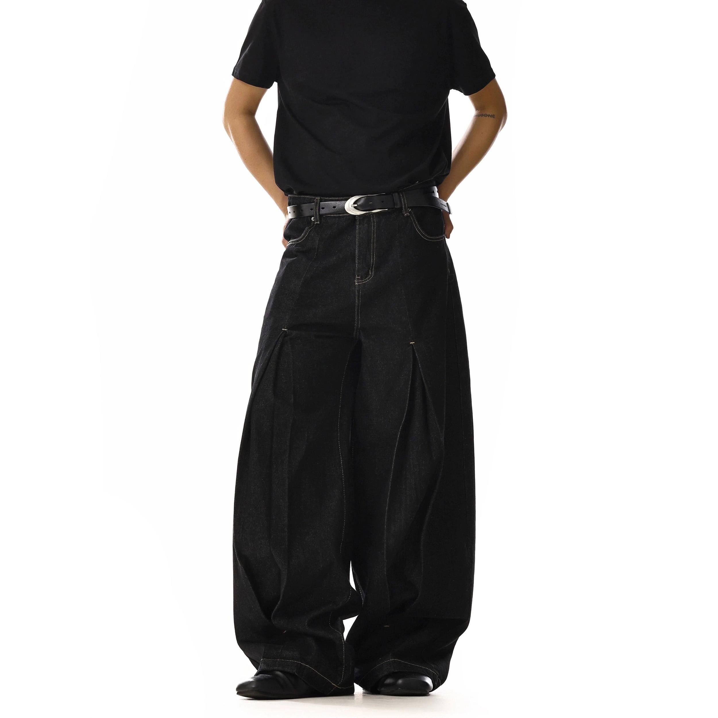 RT No. 18216 BLACK PLEATED DENIM JEANS Product Image
