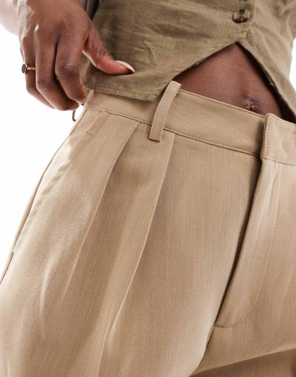 Urban Revivo high waisted tailored jorts in tan Product Image