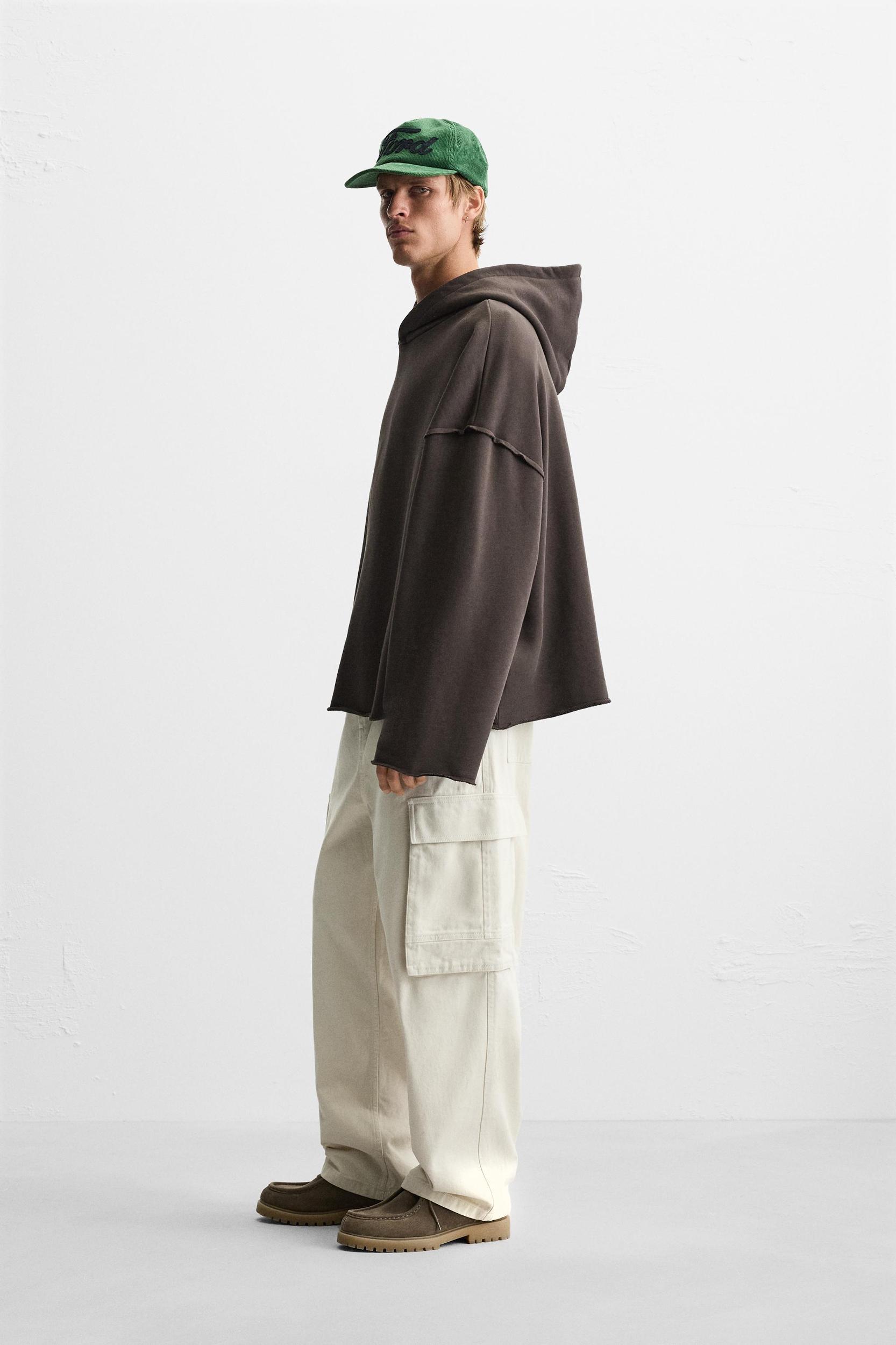 BOXY FIT HOODED SWEATSHIRT Product Image