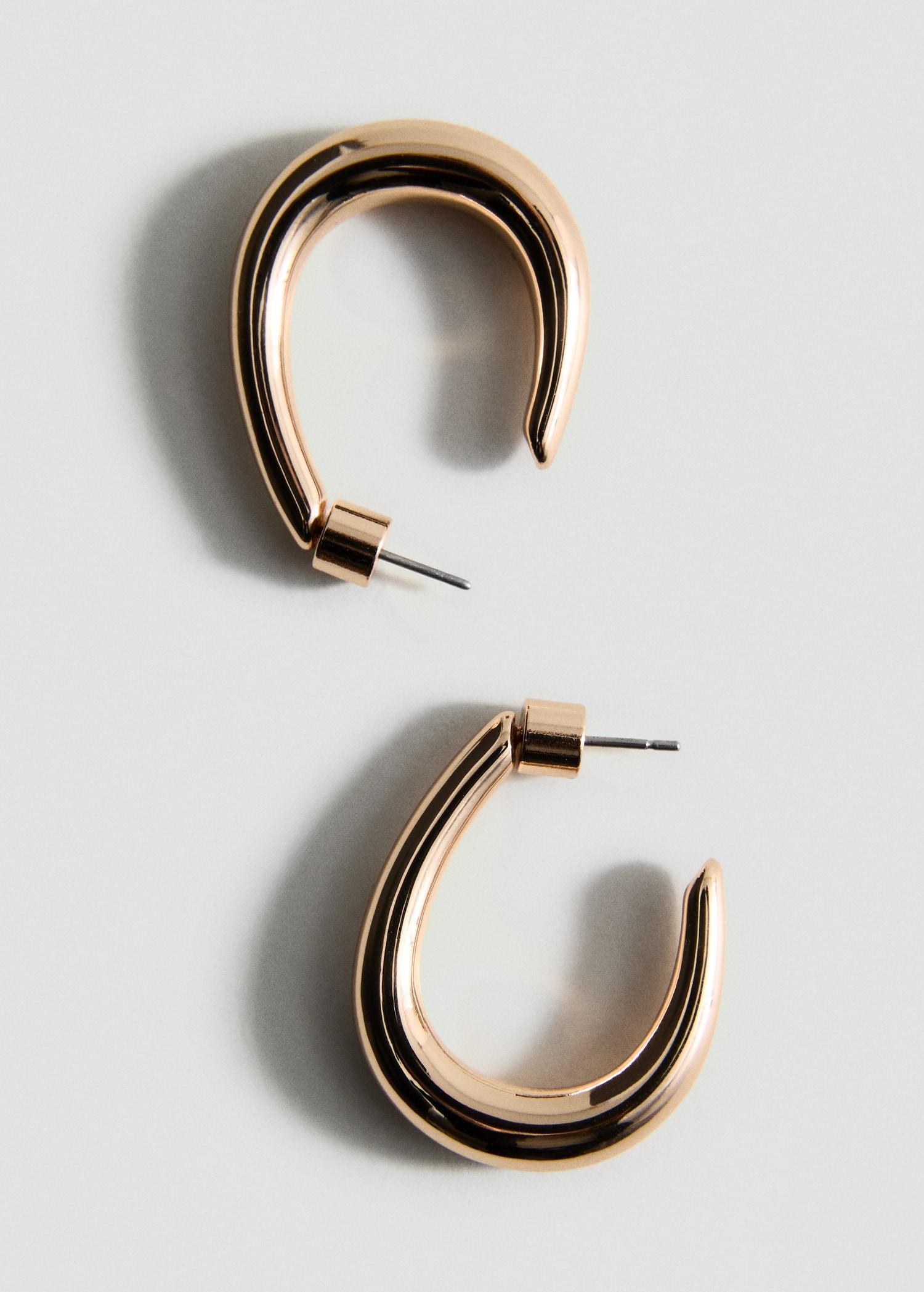 Twisted hoop earrings - Women | MANGO USA Product Image