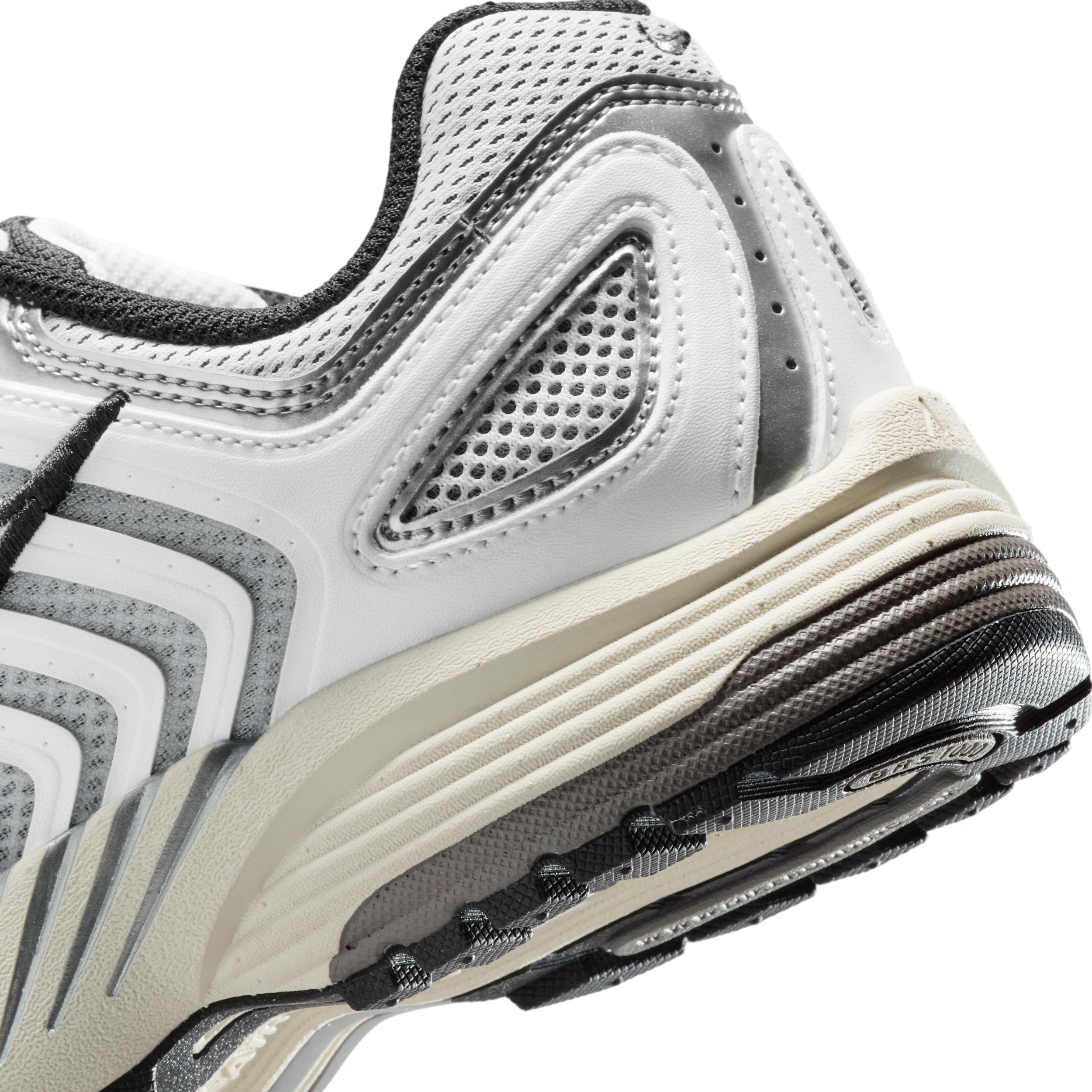 Nike Women's Air Pegasus 2005 Shoes Product Image