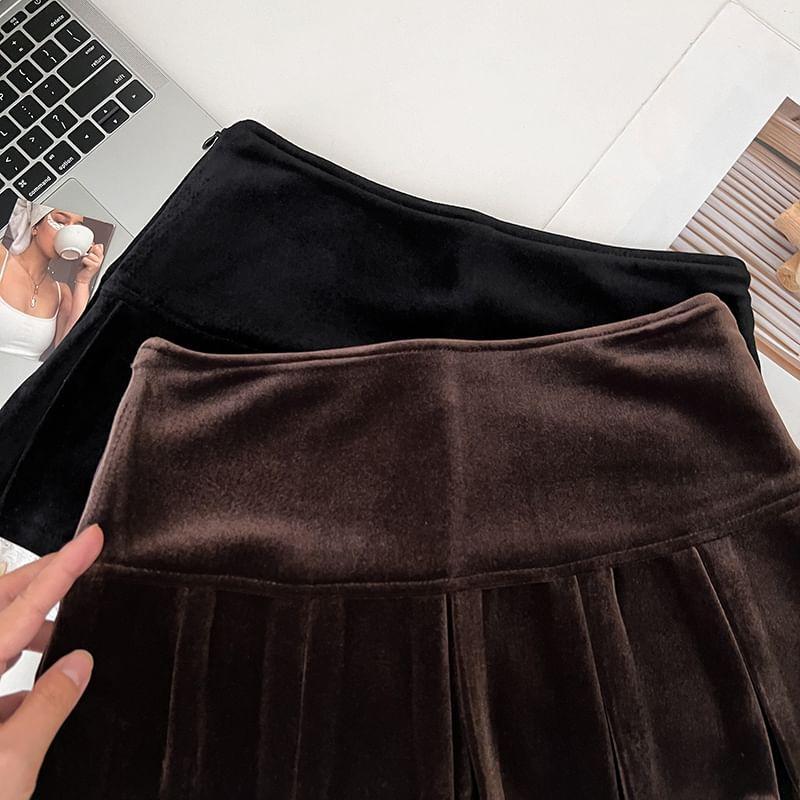 Low Waist Velvet Mini Pleated Skirt Product Image