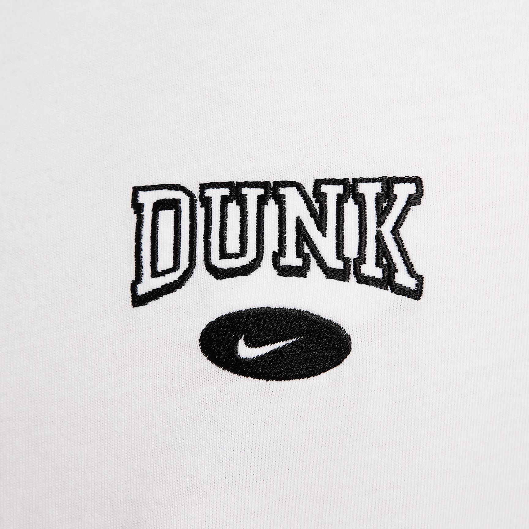 Nike Sportswear T-Shirt Product Image