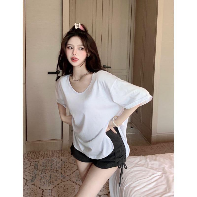Short-Sleeve V-Neck Plain T-Shirt Product Image