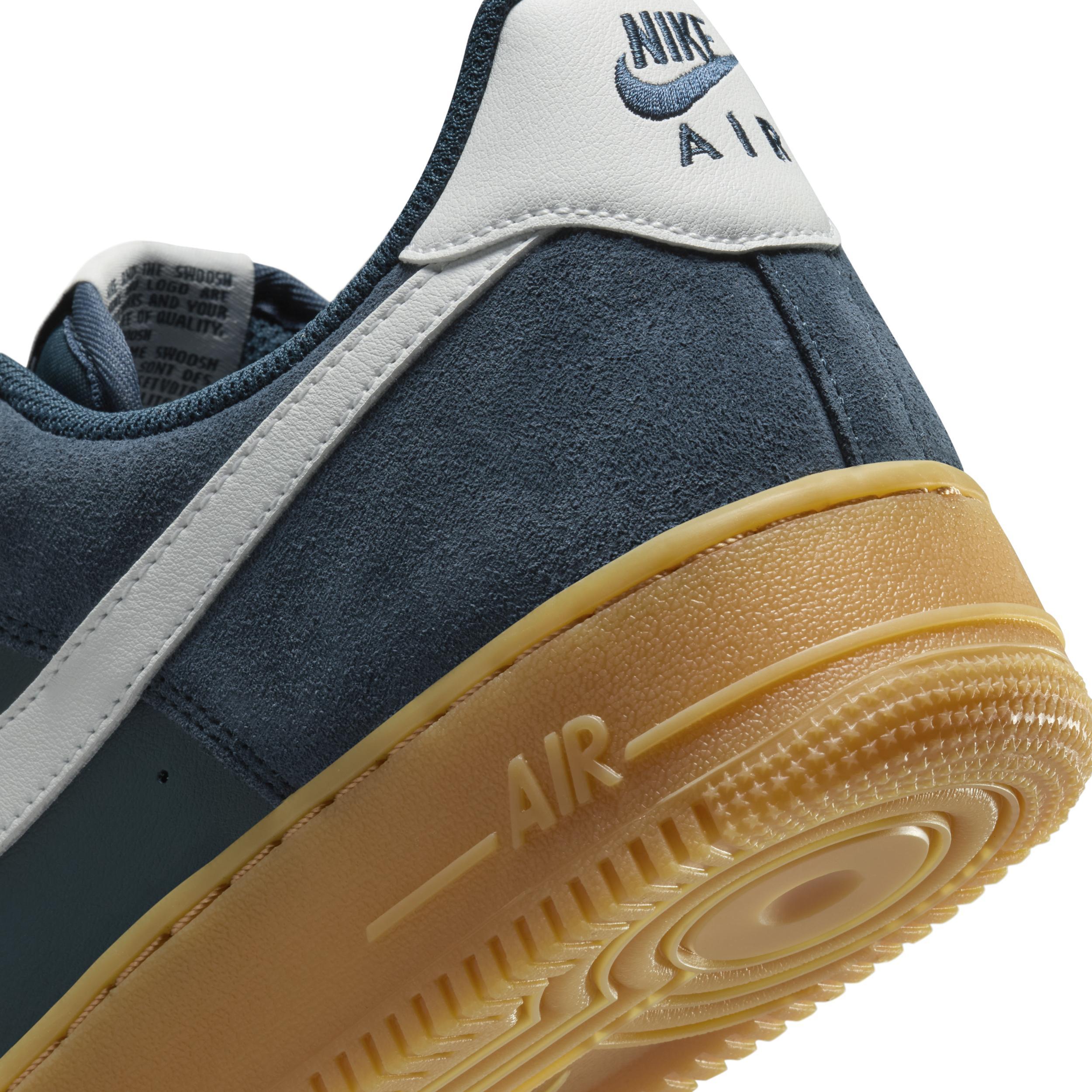 Nike Men's Air Force 1 '07 LV8 Shoes Product Image