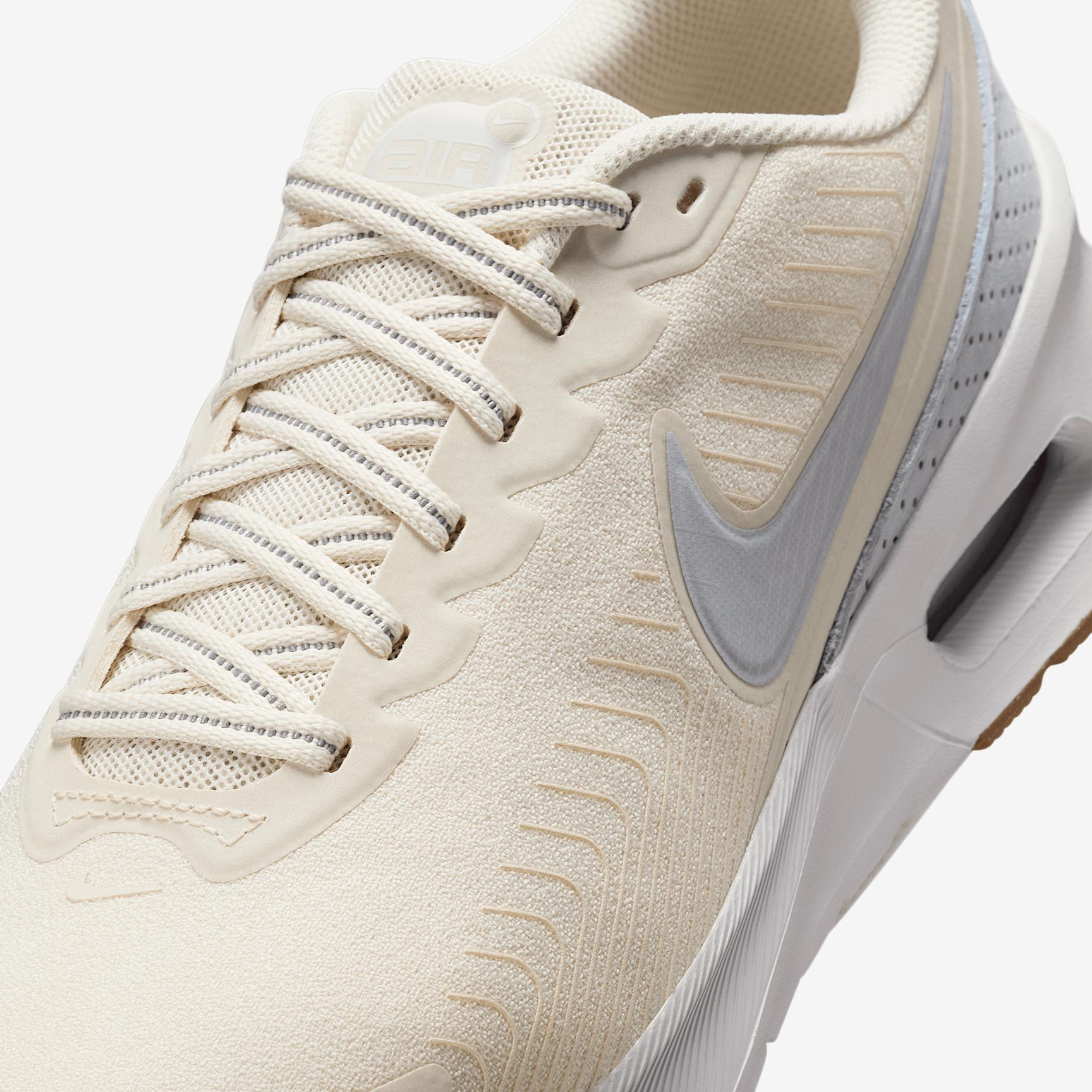 Nike Men's Air Max Nuaxis Premium Shoes Product Image