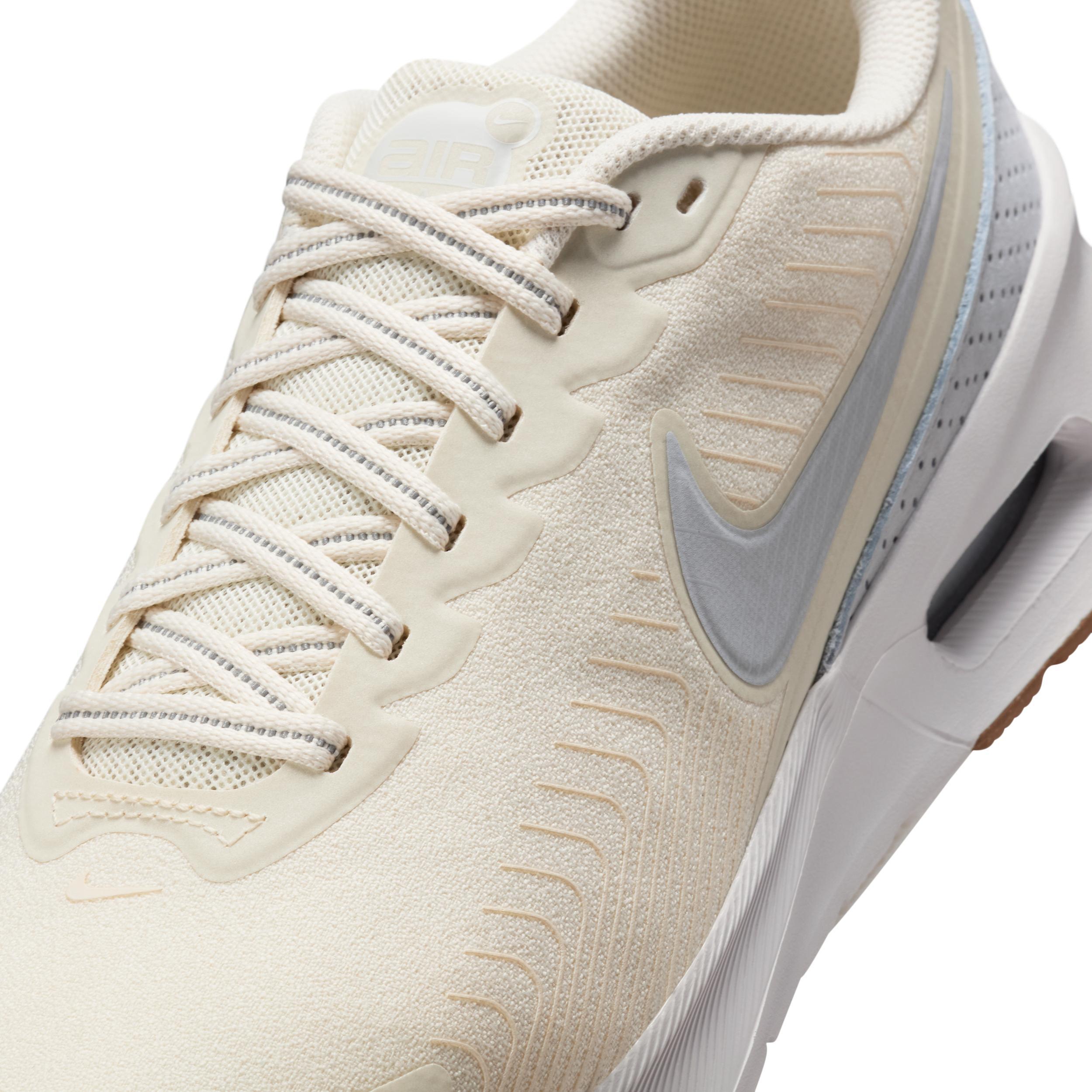 Nike Men's Air Max Nuaxis Premium Shoes Product Image