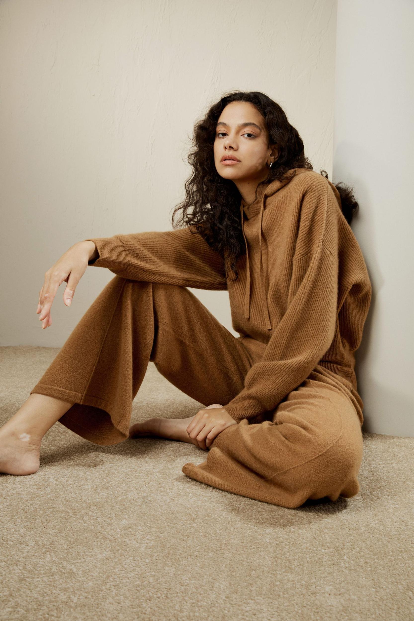 Fluid Cashmere Sweatpants Product Image