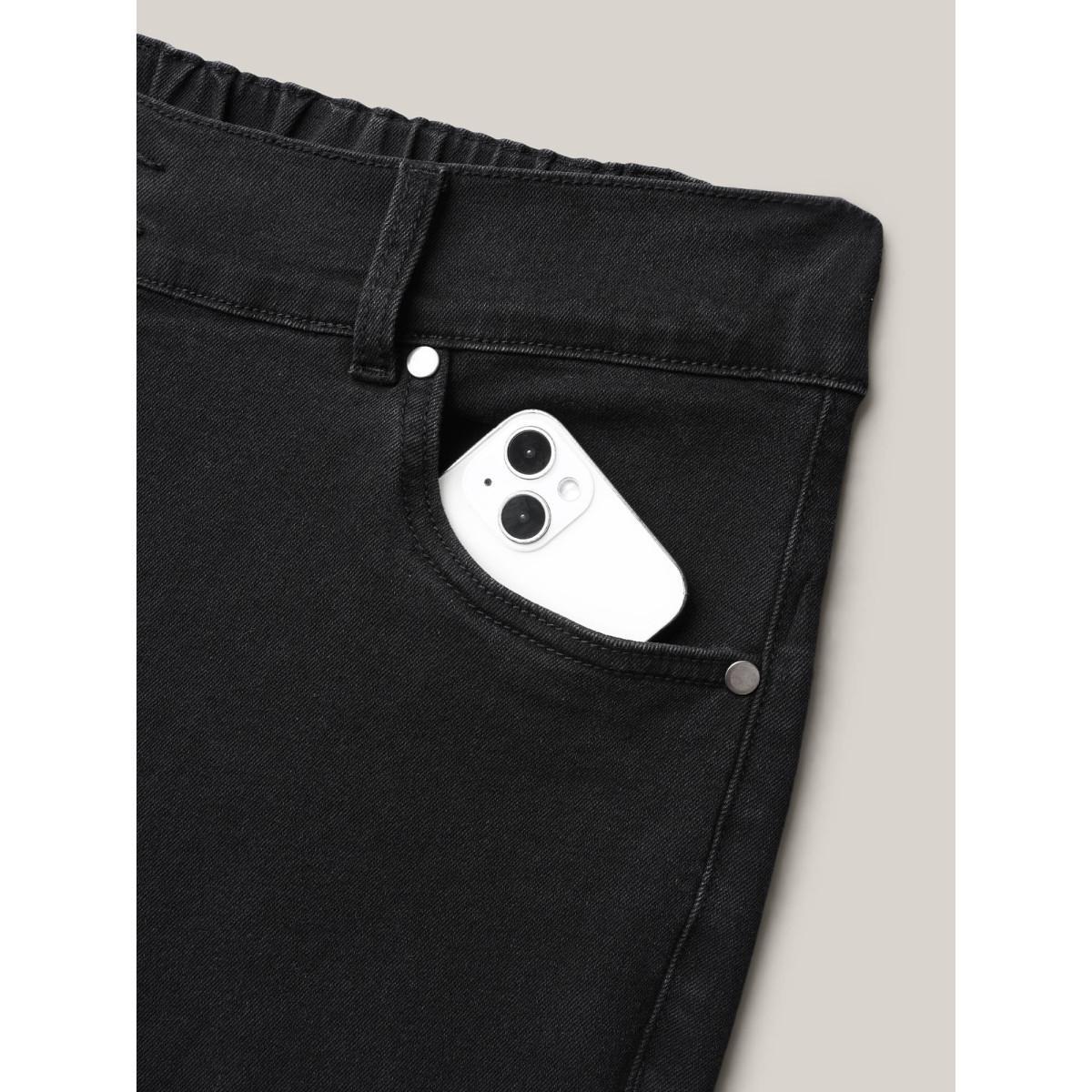 Plus Size Buttons Mid-Rise Curvy Skinny-Fit Jeans Women Denimblack Elegant Button Medium stretch Slanted pocket Jeans BloomChic 16/1X Product Image